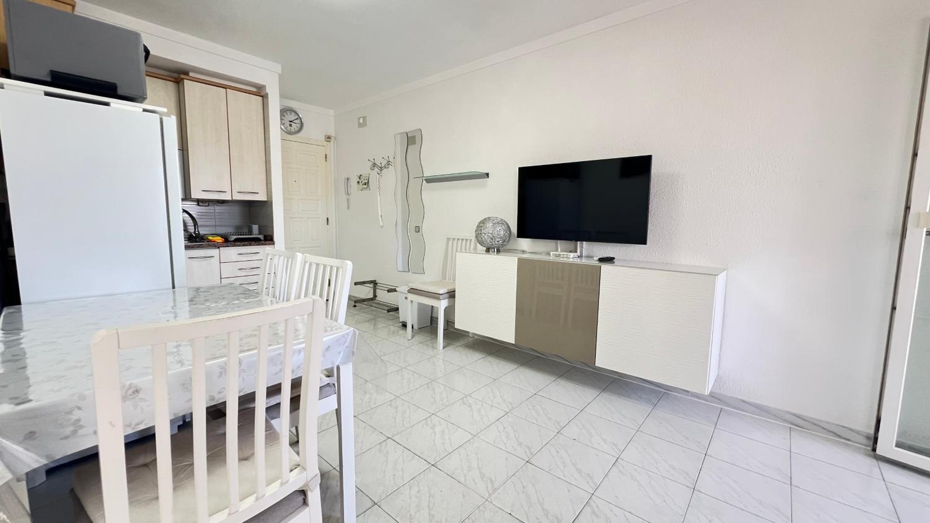 Apartamento en Puerto con Vistas al Canal