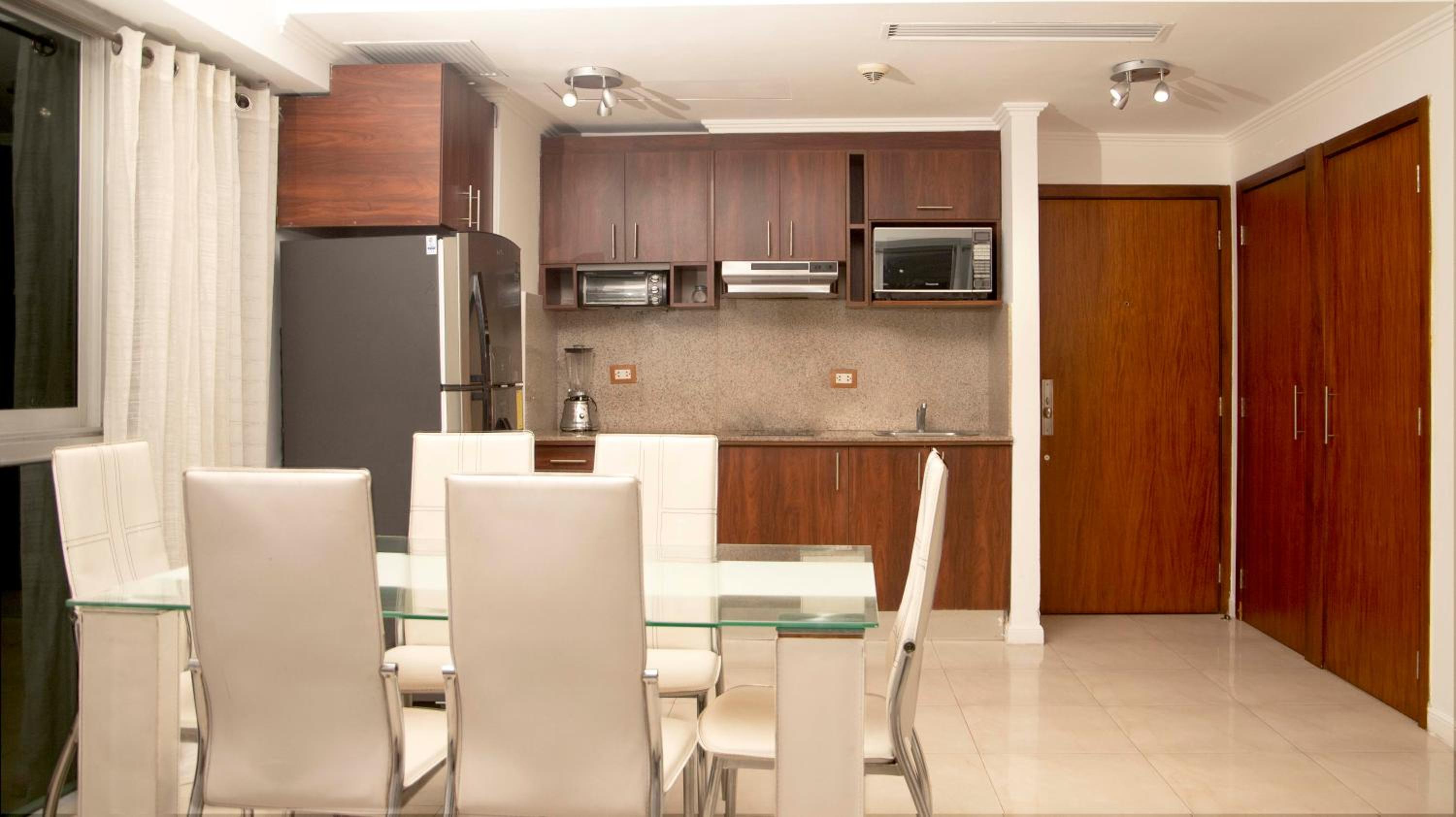 Suite 206 RF2, Puerto Santa Ana, Guayaquil view 3