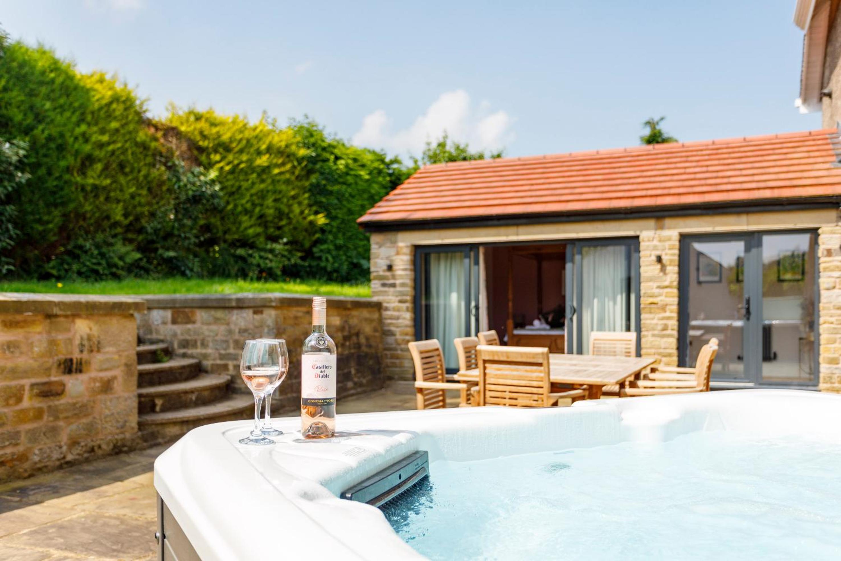 Mainsfield House - Luxury group accommodation view 5