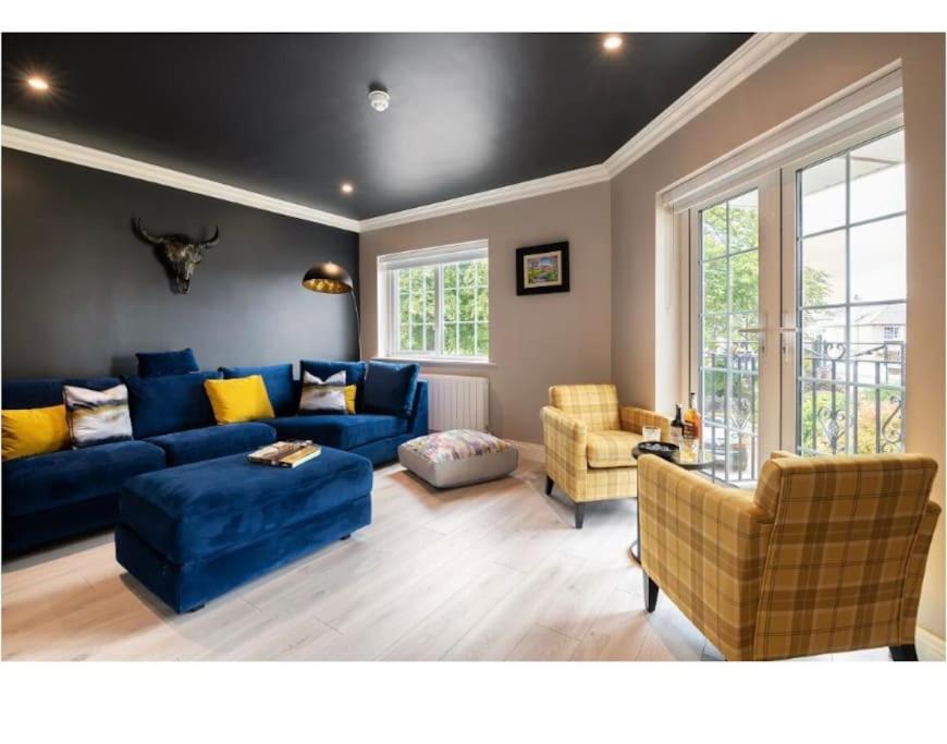 Central Entire House comprising 4 apartments view 2