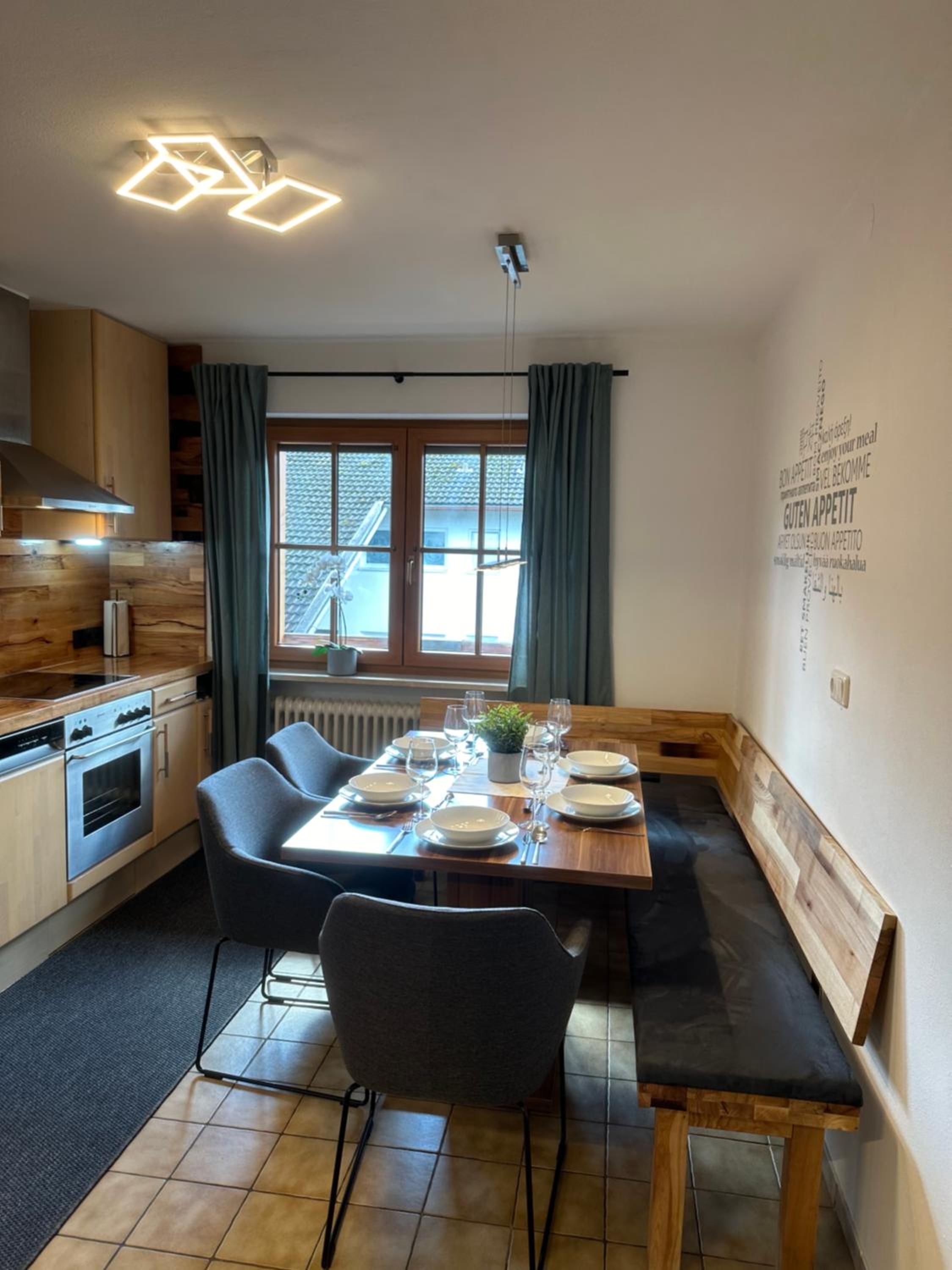 Gr Balkon mit Bergblick 2SchlafzimmerParkplatz