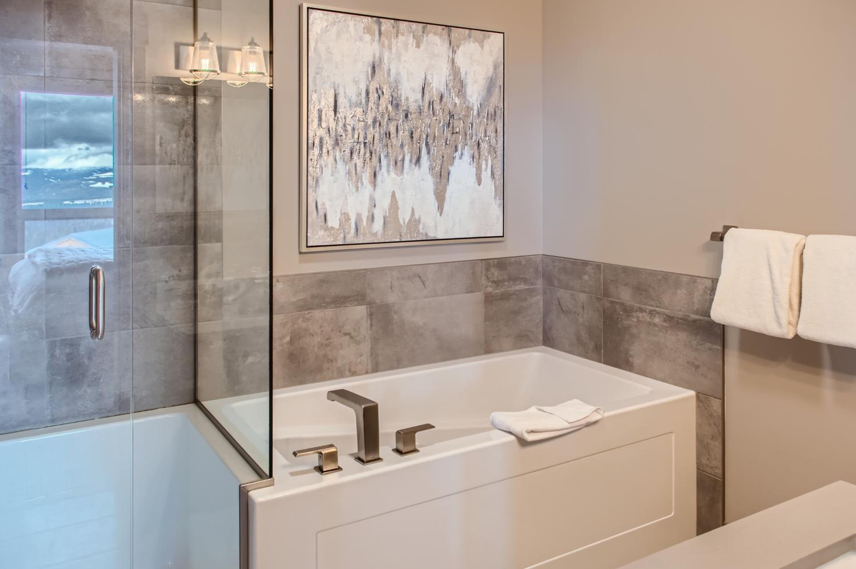 Stonegate Resort Unit B401