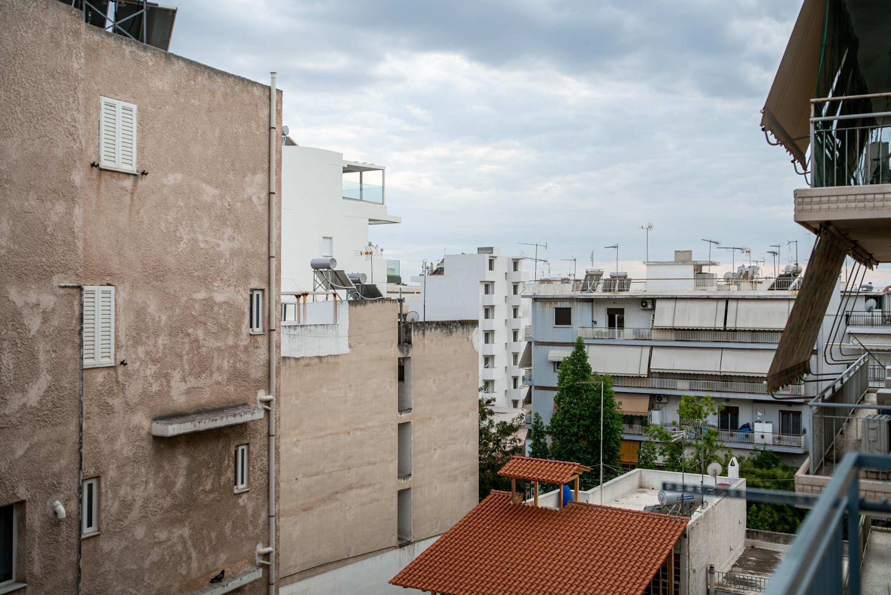 big practical economic apartment