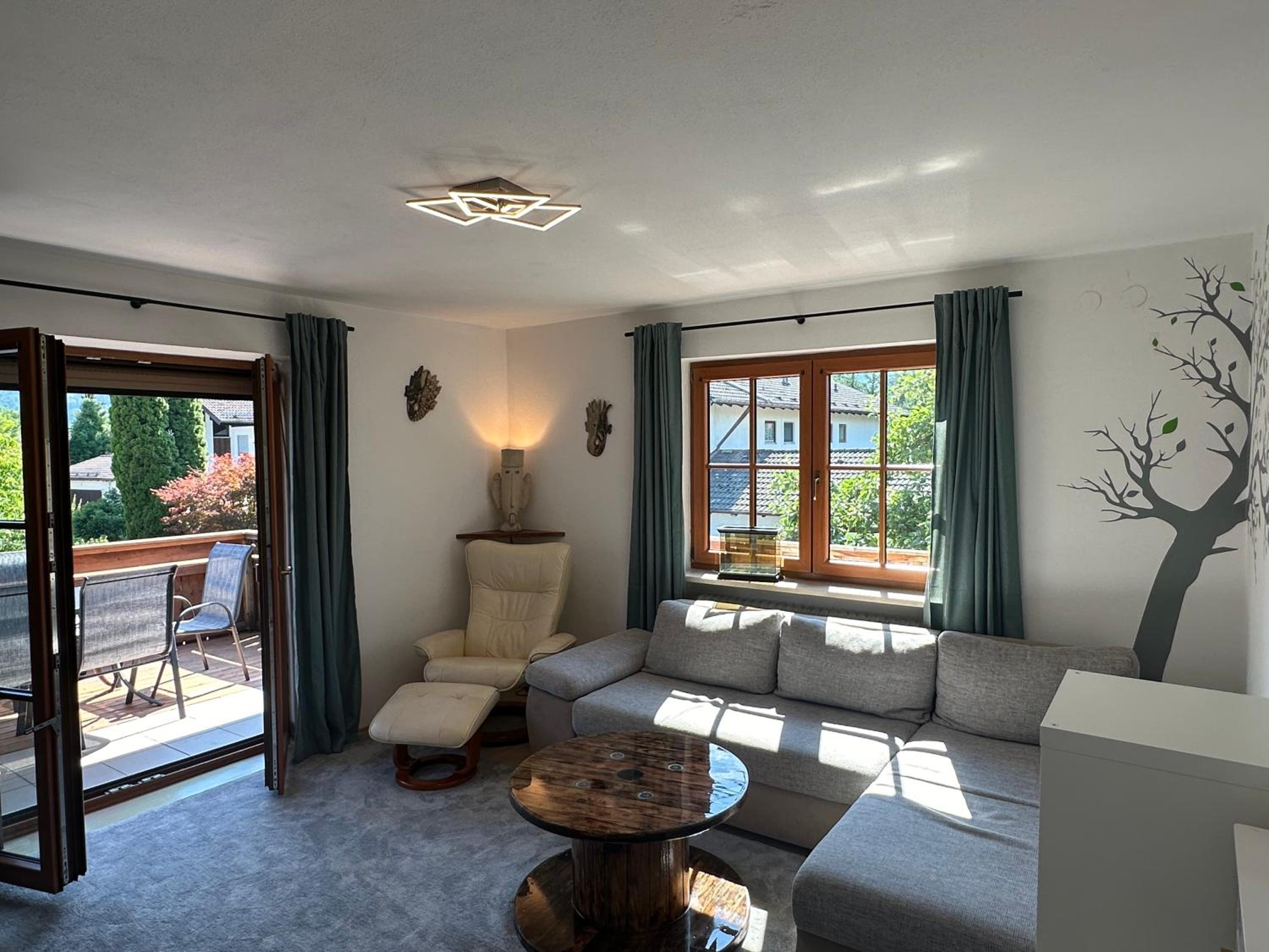 Gr Balkon mit Bergblick 2SchlafzimmerParkplatz
