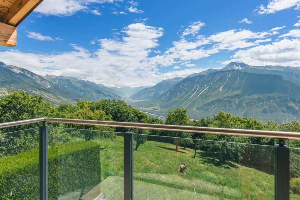 4BDR Alpine Chalet with Game room and Sunny terrace