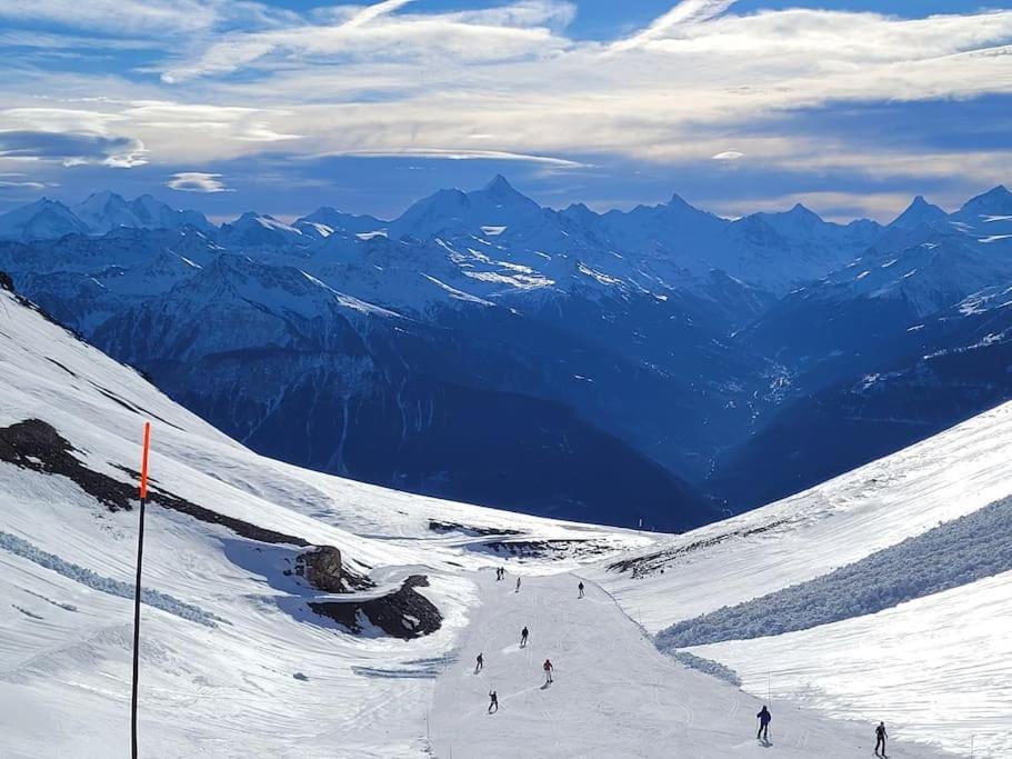 4BDR Alpine Chalet with Game room and Sunny terrace
