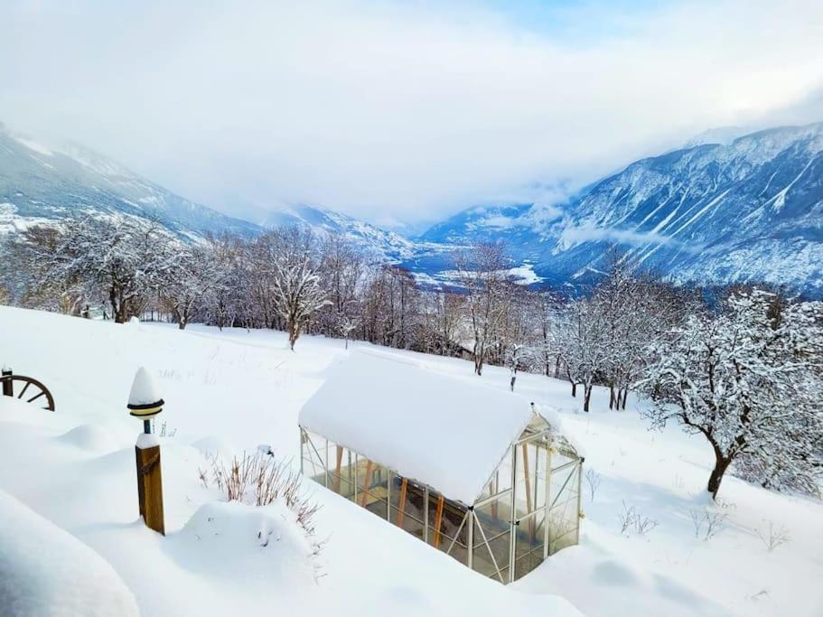 4BDR Alpine Chalet with Game room and Sunny terrace