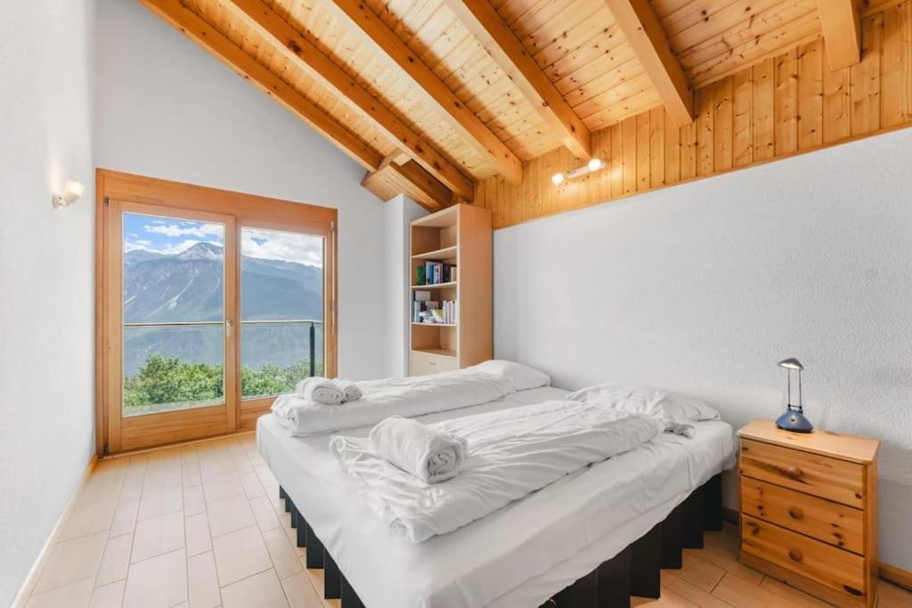 4BDR Alpine Chalet with Game room and Sunny terrace