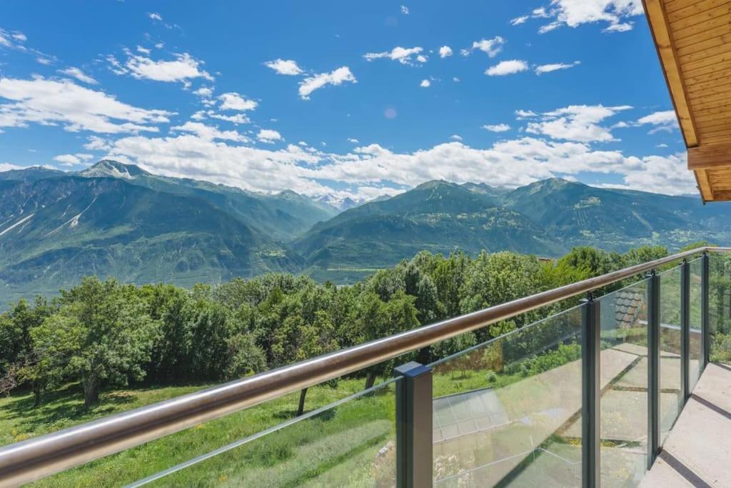 4BDR Alpine Chalet with Game room and Sunny terrace