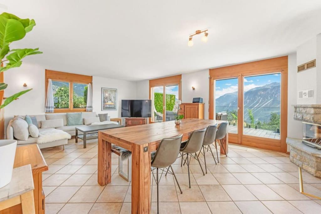 4BDR Alpine Chalet with Game room and Sunny terrace