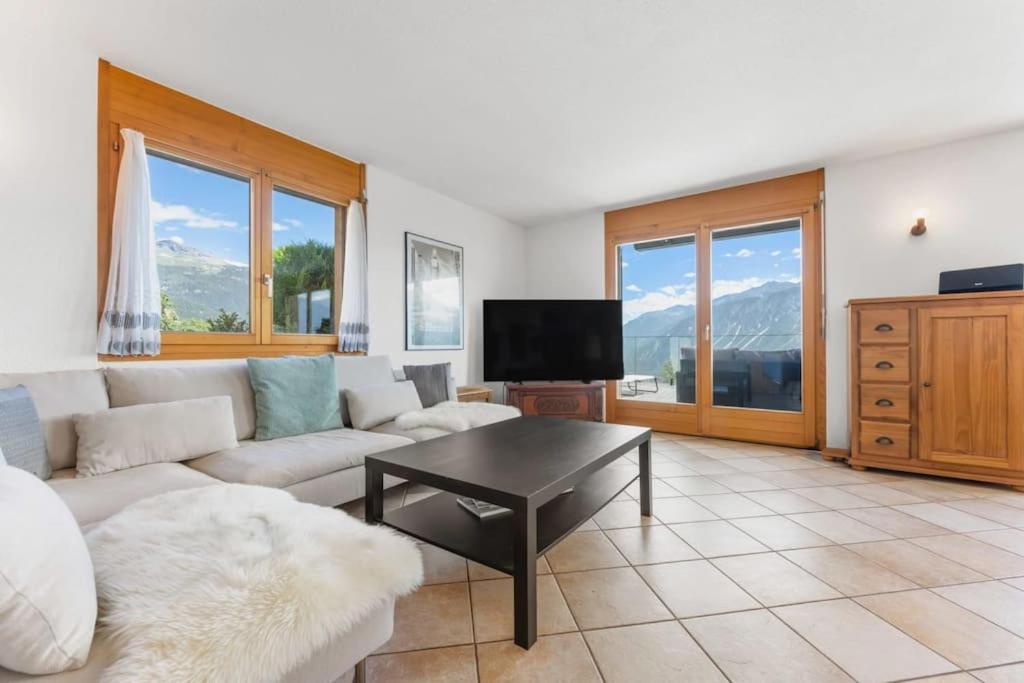 4BDR Alpine Chalet with Game room and Sunny terrace