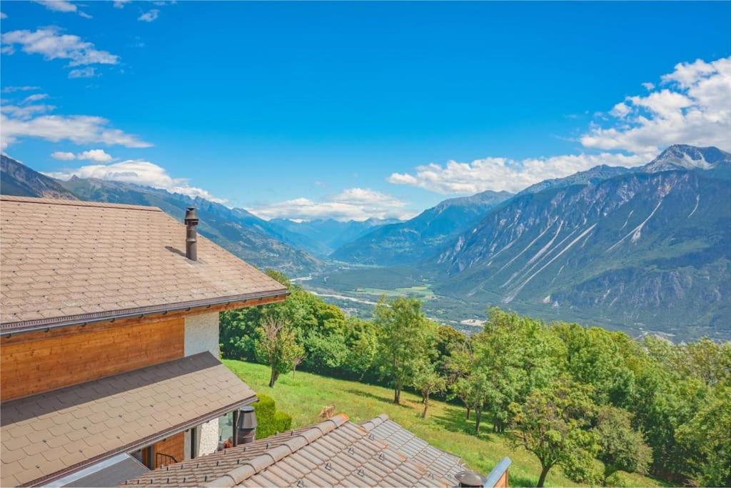 4BDR Alpine Chalet with Game room and Sunny terrace