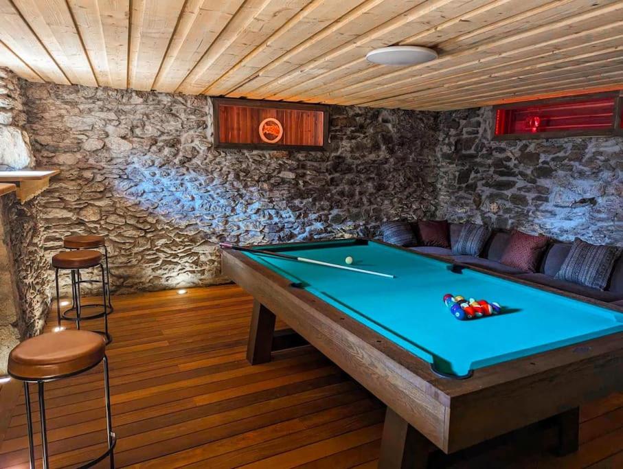 4BDR Alpine Chalet with Game room and Sunny terrace