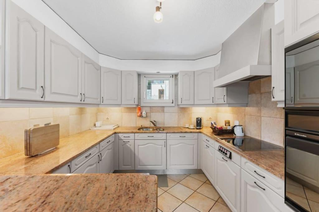 4BDR Alpine Chalet with Game room and Sunny terrace