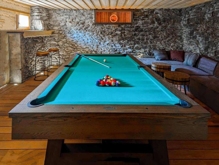 4BDR Alpine Chalet with Game room and Sunny terrace