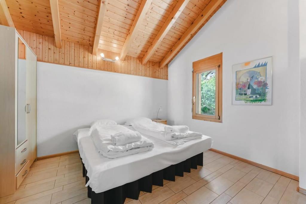 4BDR Alpine Chalet with Game room and Sunny terrace