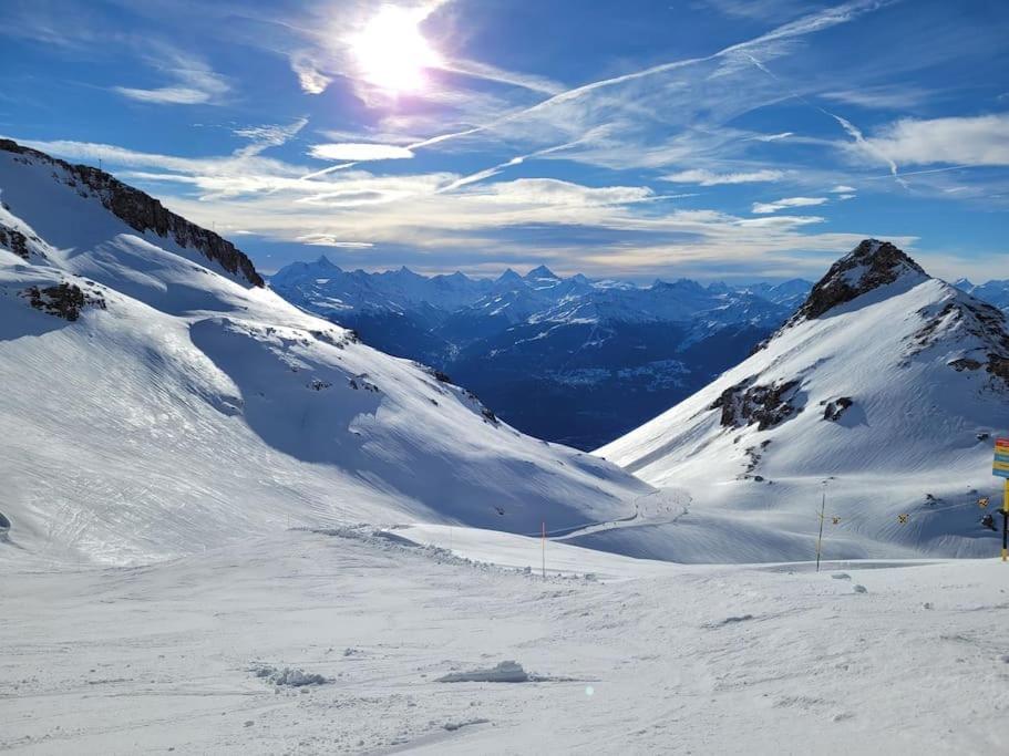 4BDR Alpine Chalet with Game room and Sunny terrace