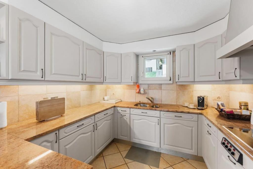 4BDR Alpine Chalet with Game room and Sunny terrace