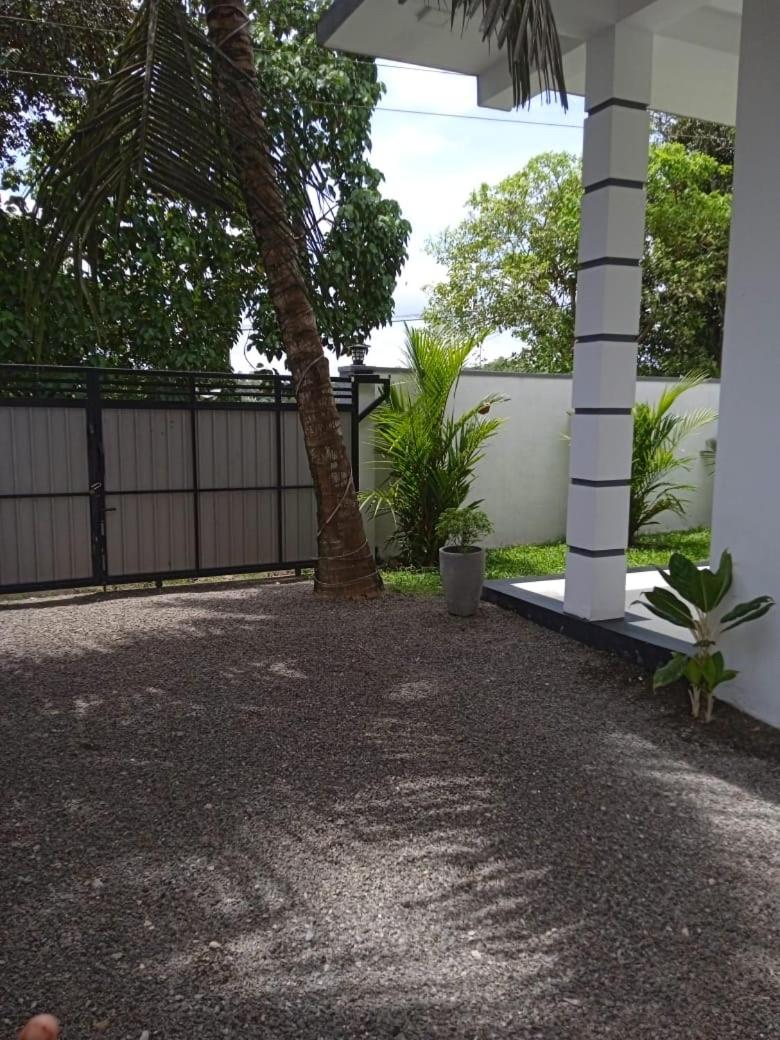 Free Breeze Guest & Villa view 2