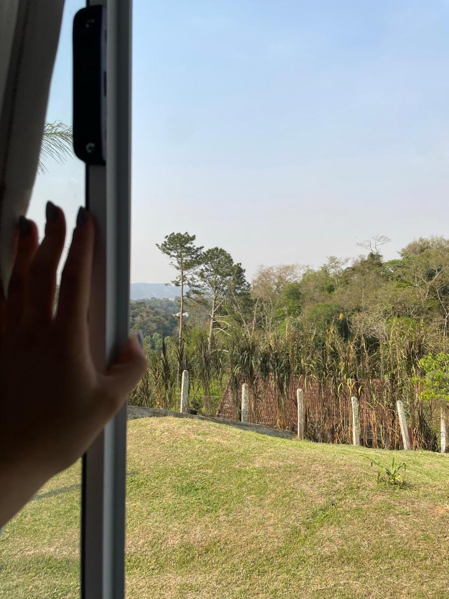 Pauapique - Suítes com café da manhã, ar condicionado e frigobar à 900 metros da Rota do Vinho
