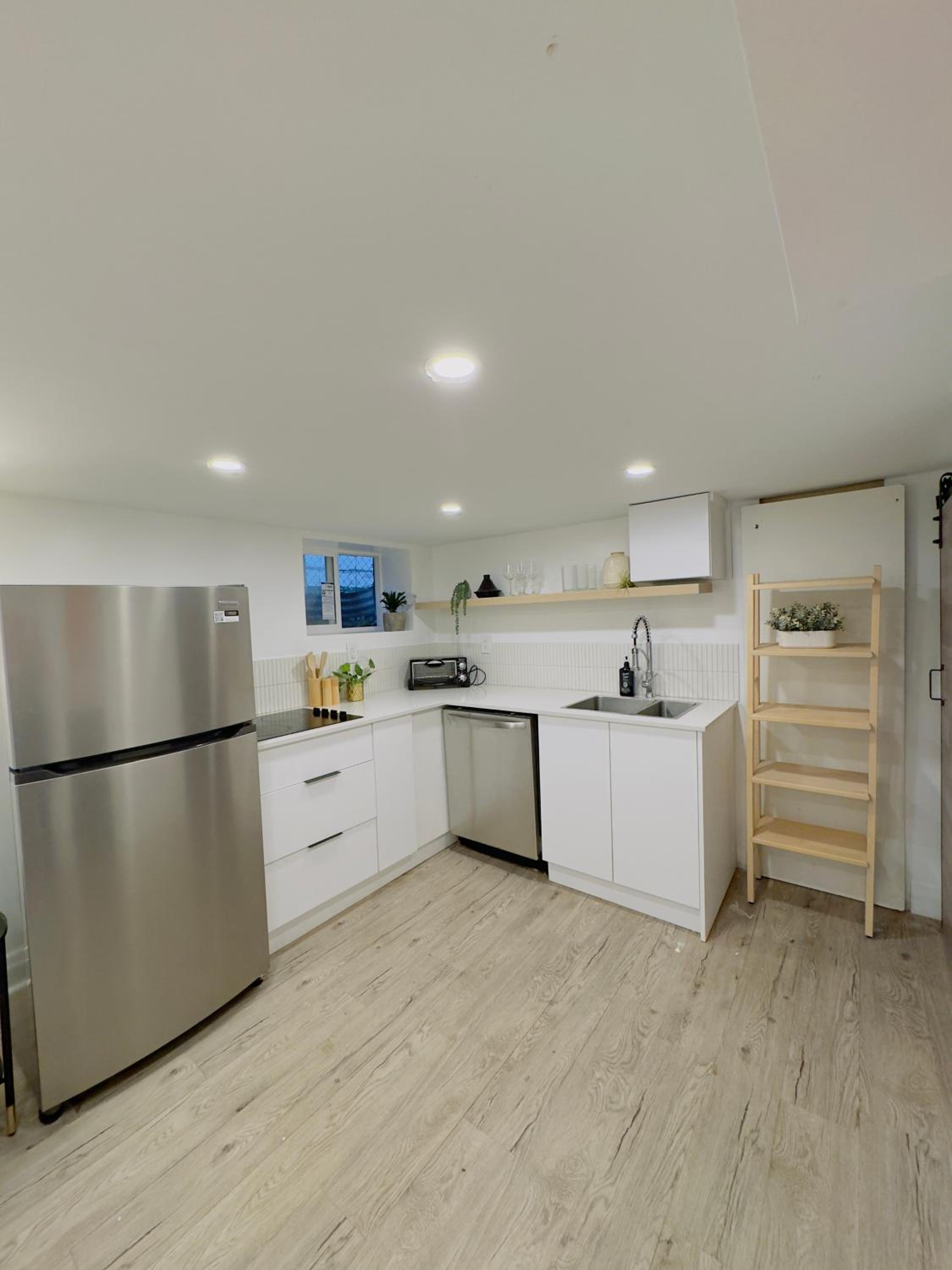 Walnut House Stylish Bright Basement