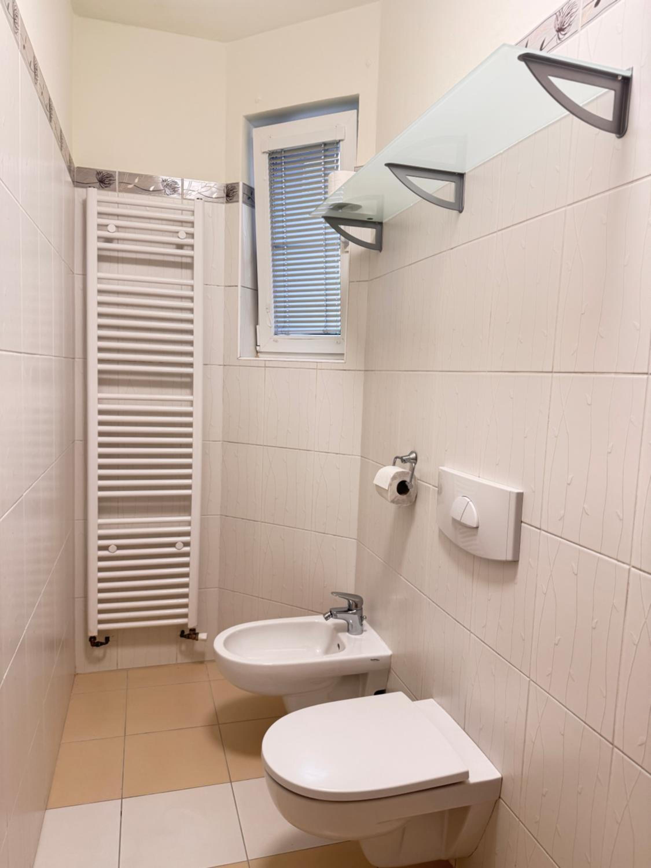 DiamondVilla, 4 bedroom Apartment, garden & spa