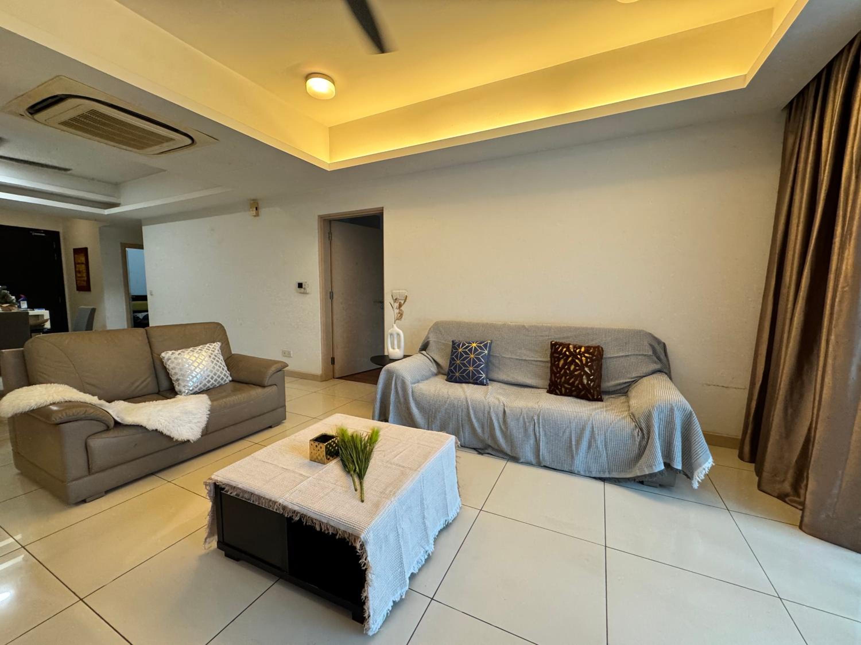8 KLCC 5 minutes to Jalan Alor Street Bukit Bintang Pavilion 10 Pax 3R2B