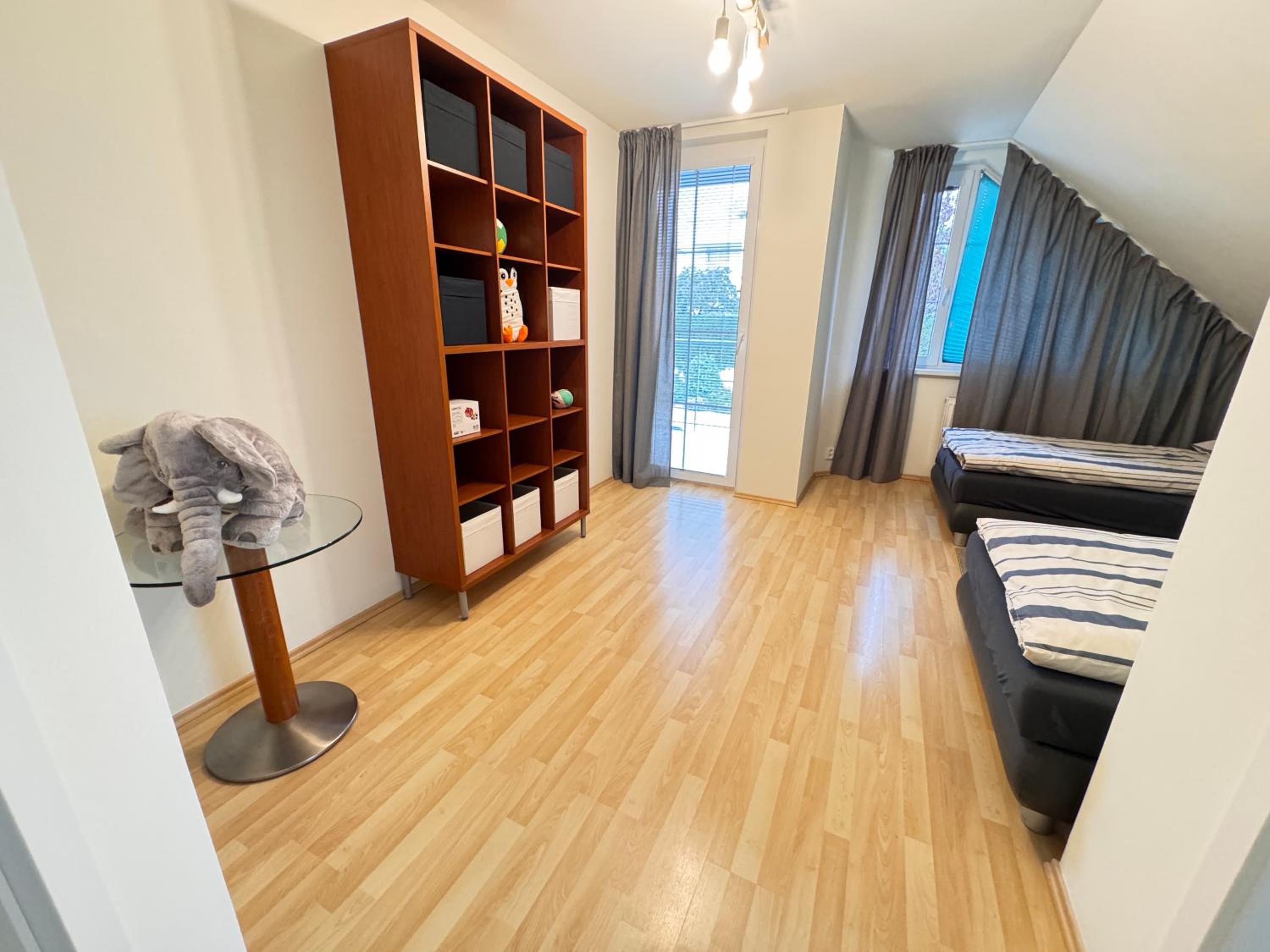 DiamondVilla, 4 bedroom Apartment, garden & spa