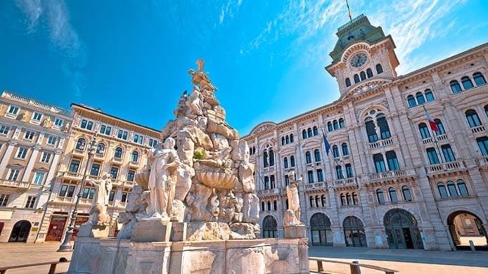 Piazza Unità House view 4