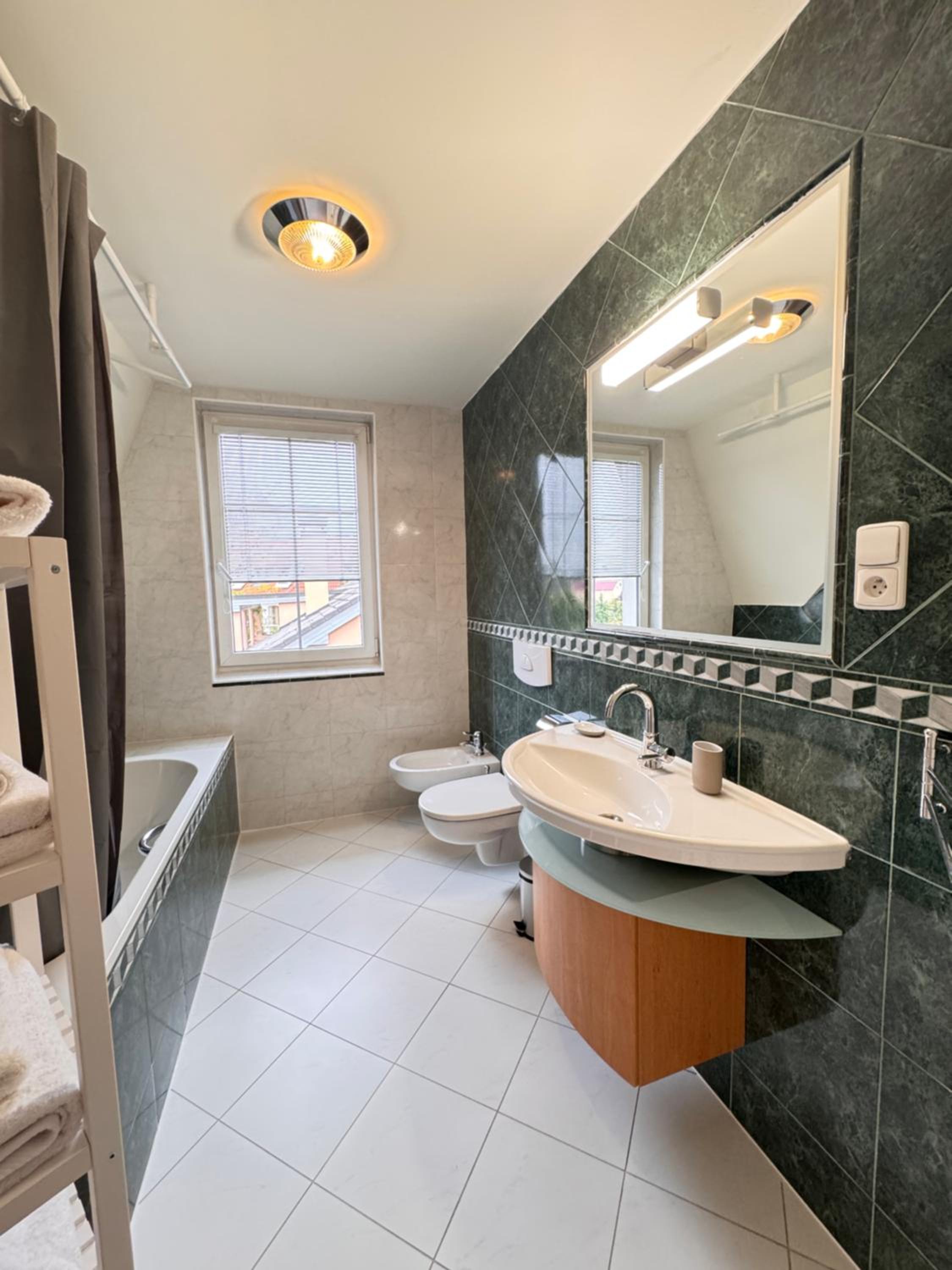 DiamondVilla, 4 bedroom Apartment, garden & spa