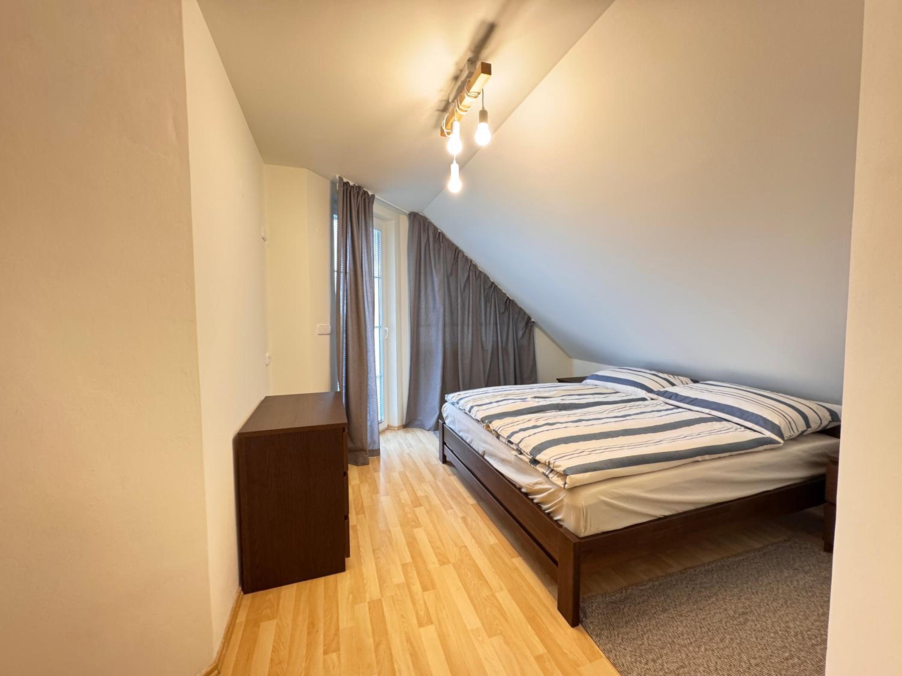 DiamondVilla, 4 bedroom Apartment, garden & spa