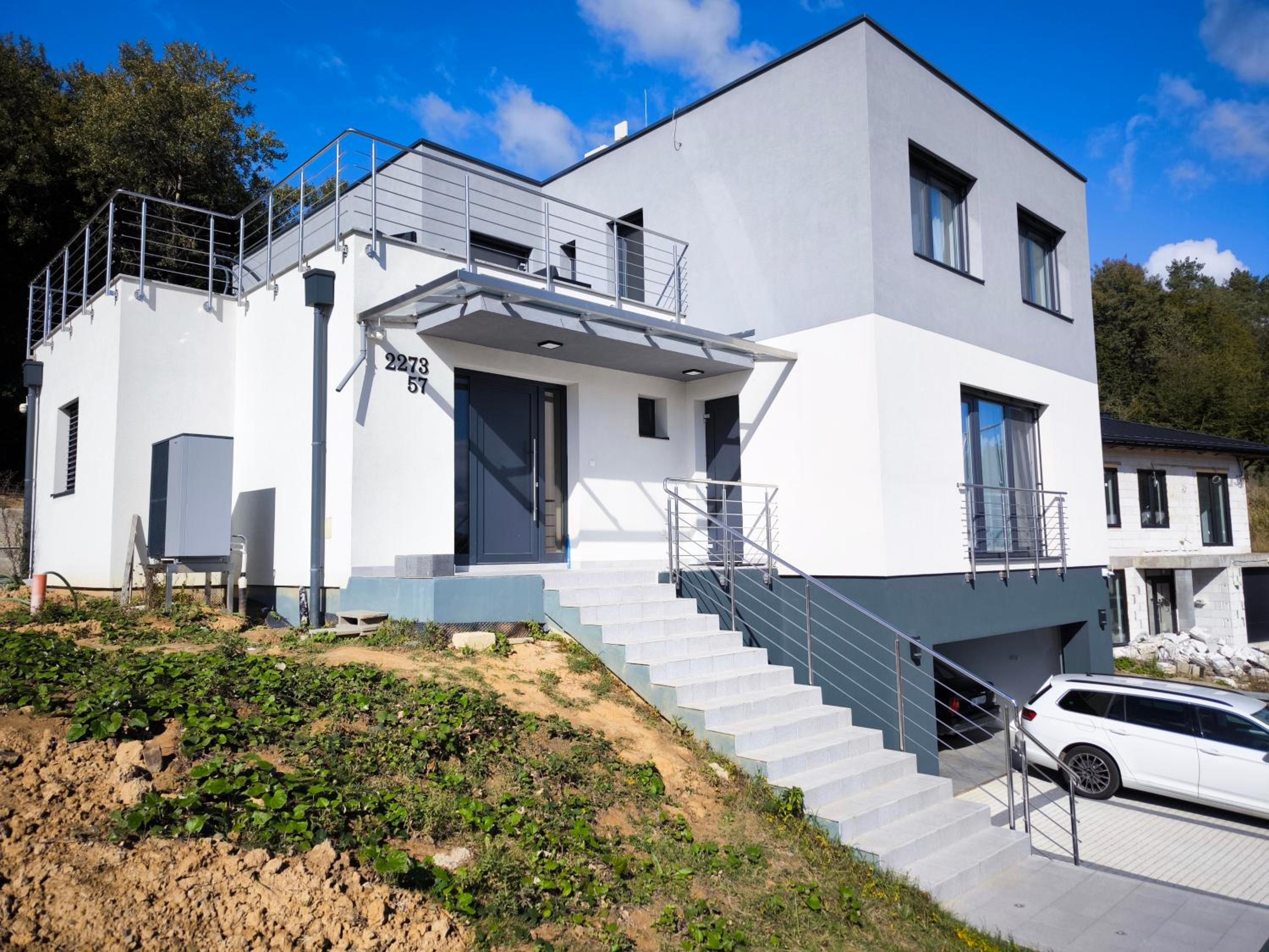 Prémiový apartmán pod lesom s parkovaním v garáži a bezplatným nabíjaním elektromobilov view 3