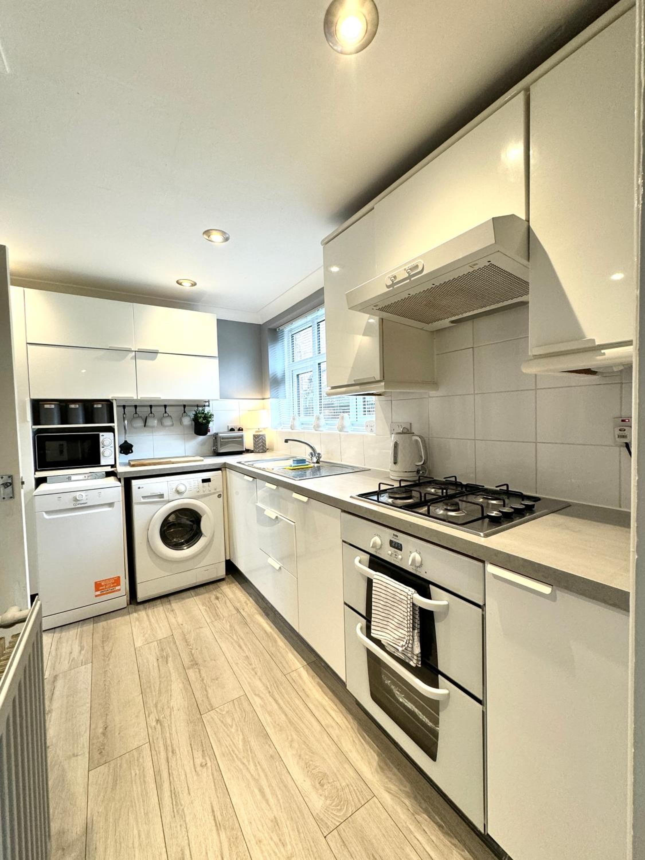 Chester's - Central Chester Stays - City Walls - Private Garden Overlooking River Dee view 3