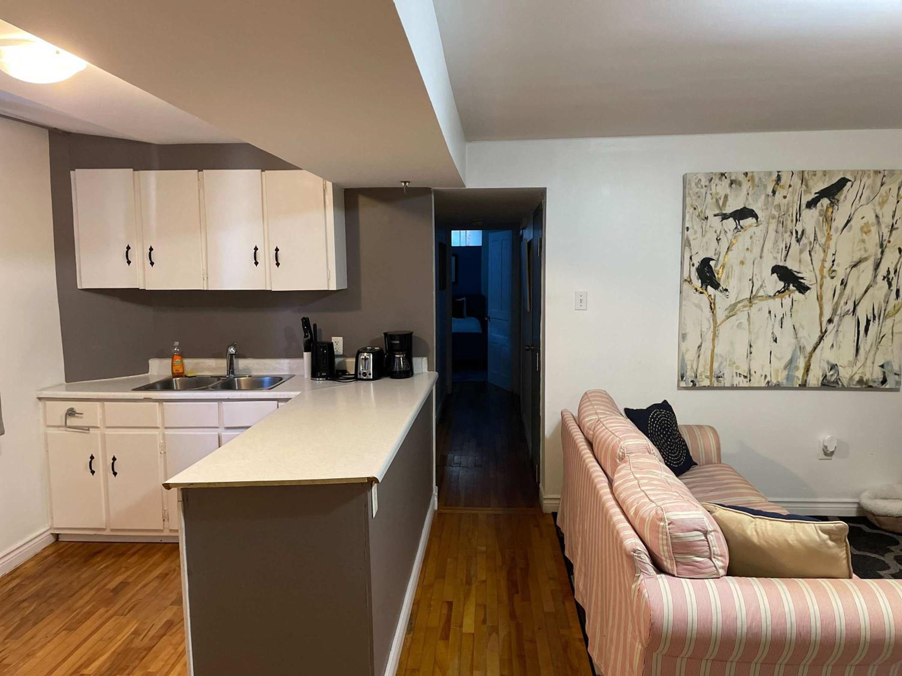 Inglis Heritage Cozy 2-Bedroom near Waterfront & Dining, Unit D