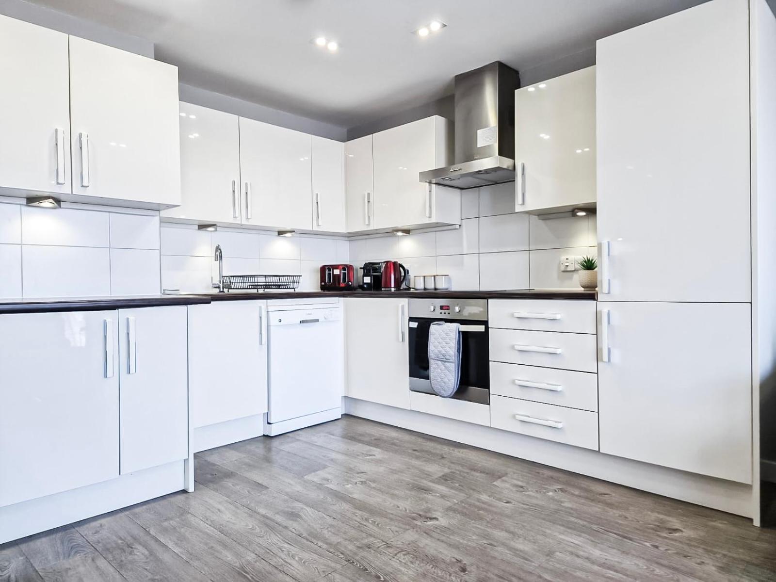 Contemporary Apartments with Private Balconies in Hoxton near Shoreditch, Old Street, Islington by NourNest Apartments