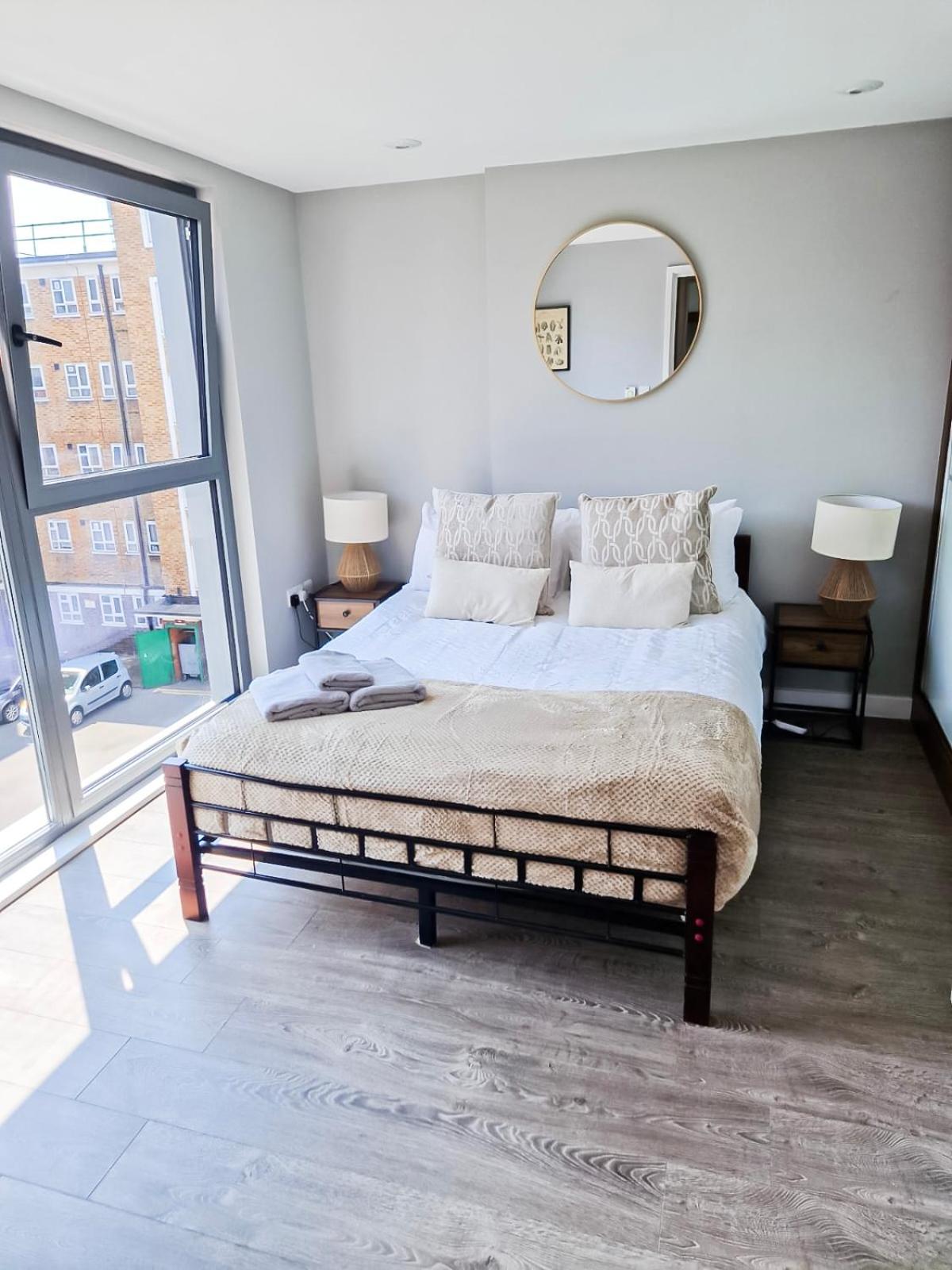 Contemporary Apartments with Private Balconies in Hoxton near Shoreditch, Old Street, Islington by NourNest Apartments