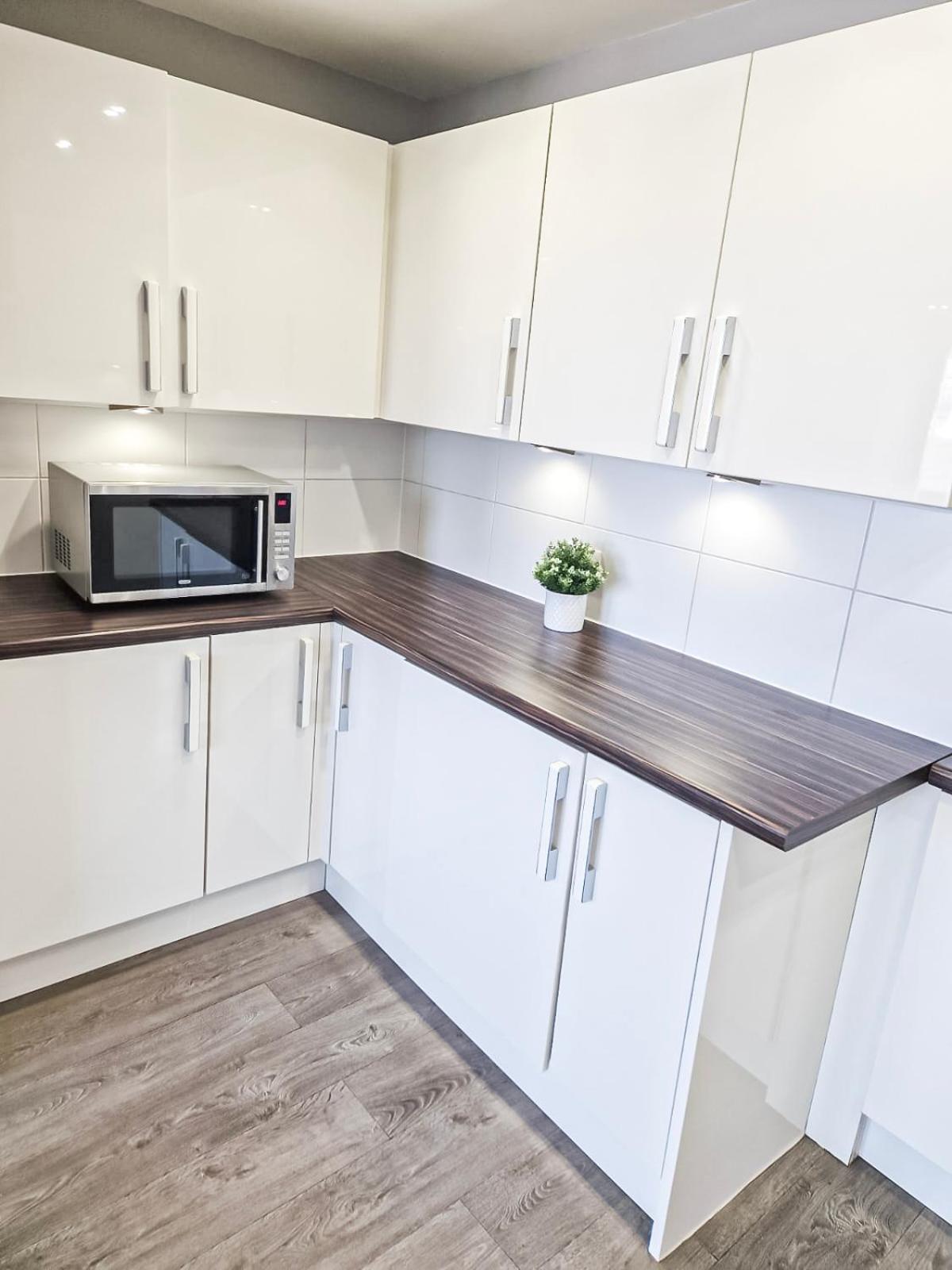 Contemporary Apartments with Private Balconies in Hoxton near Shoreditch, Old Street, Islington by NourNest Apartments