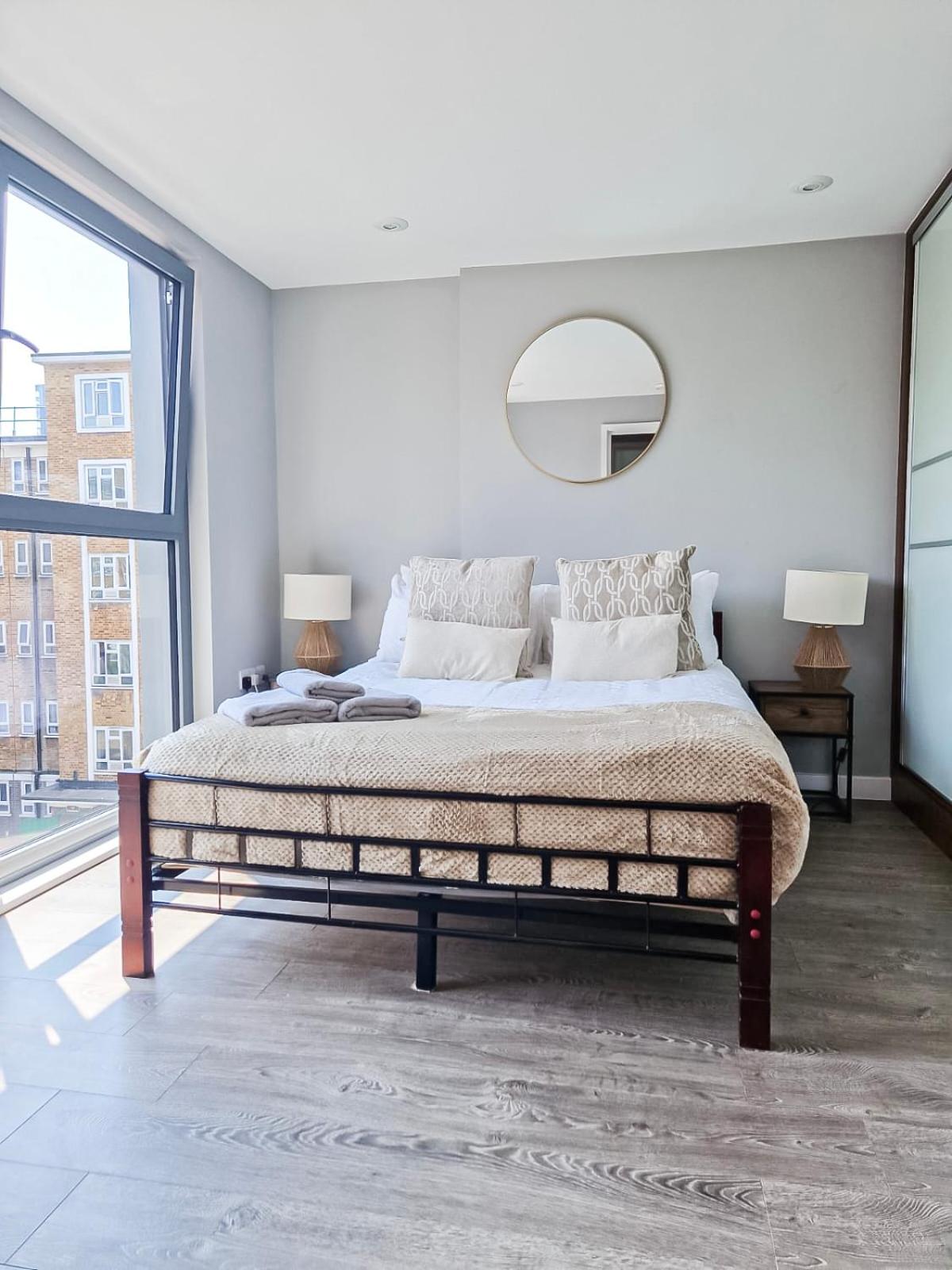 Contemporary Apartments with Private Balconies in Hoxton near Shoreditch, Old Street, Islington by NourNest Apartments