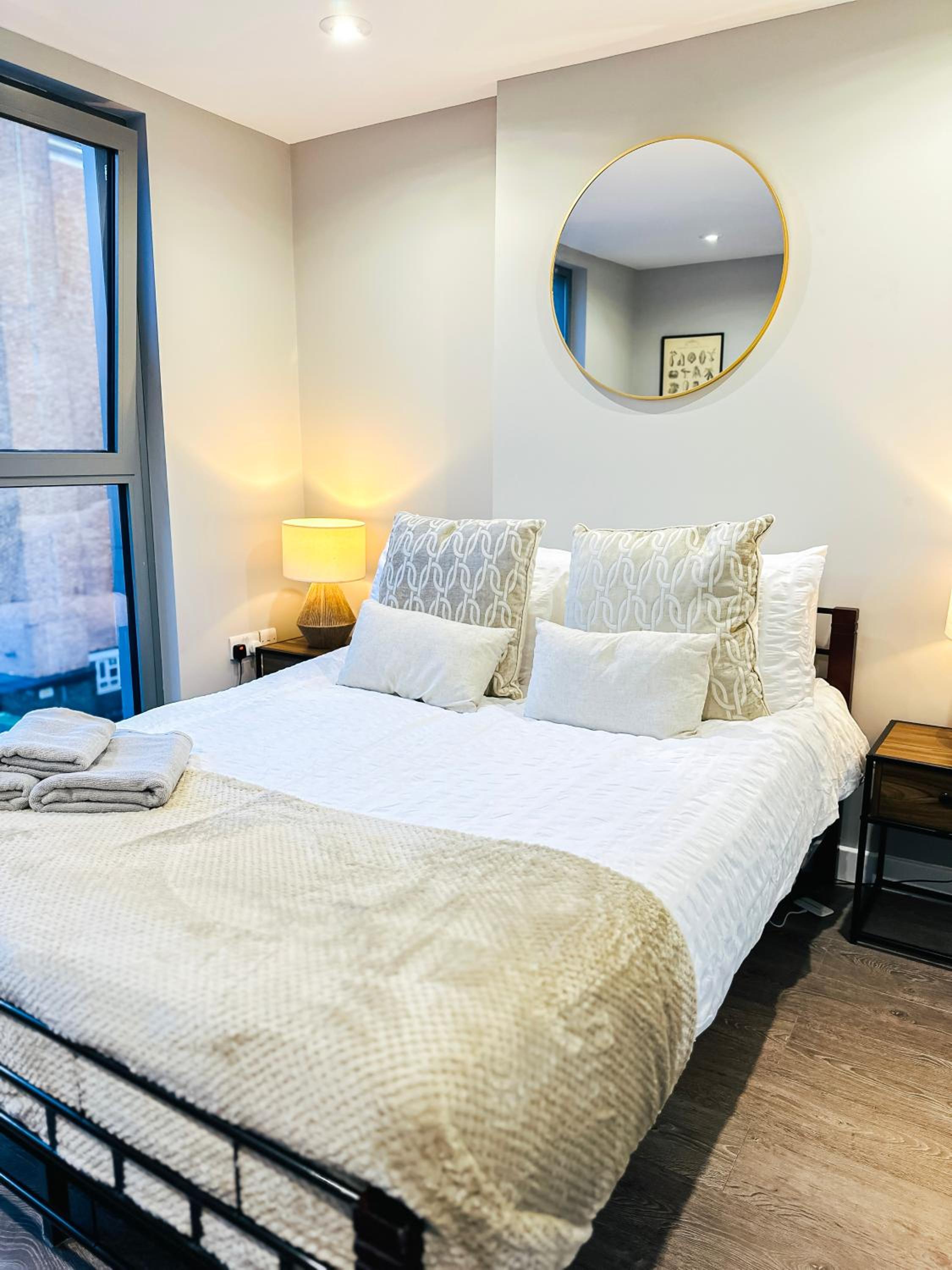 Contemporary Apartments with Private Balconies in Hoxton near Shoreditch, Old Street, Islington by NourNest Apartments