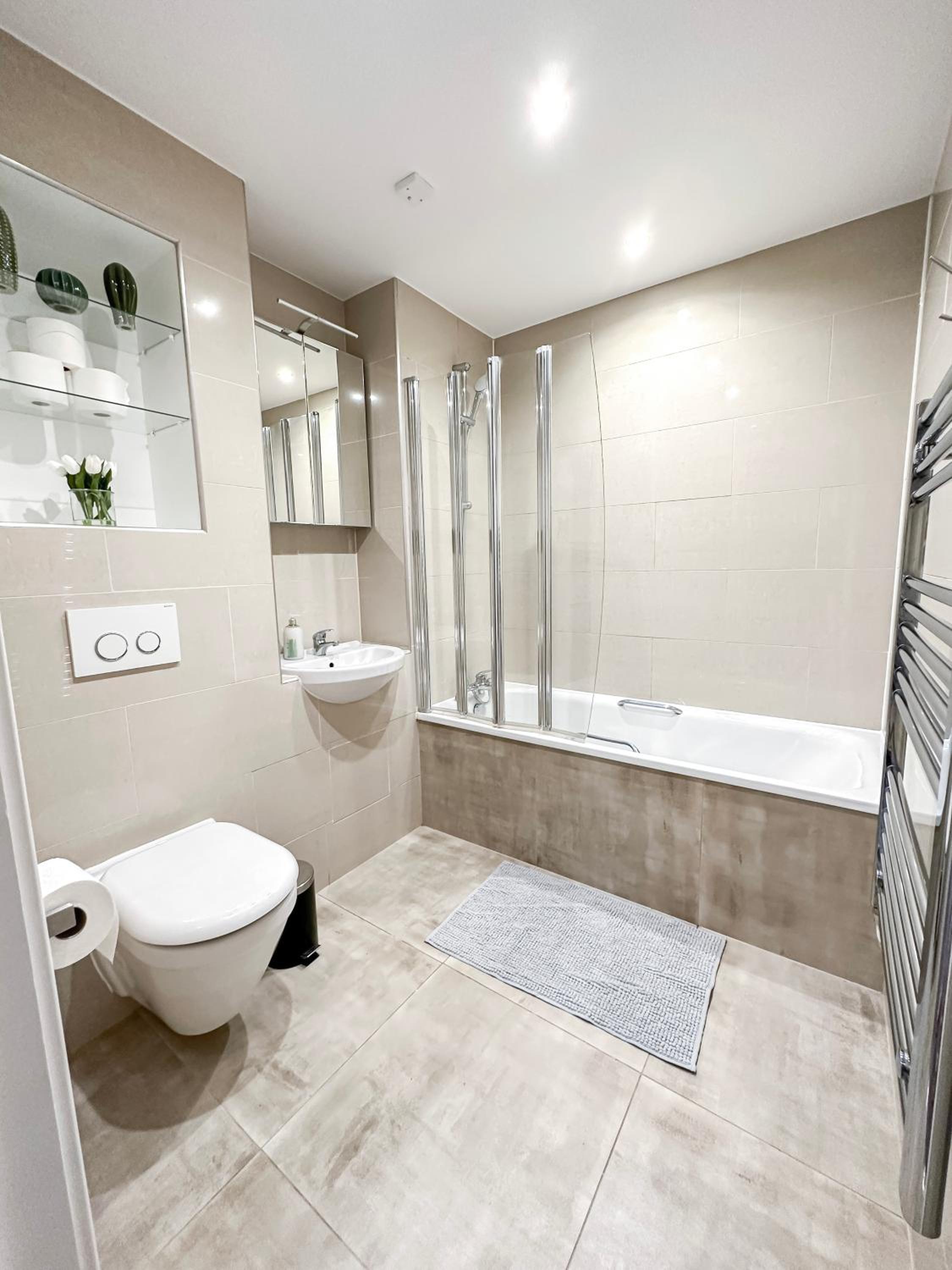 Contemporary Apartments with Private Balconies in Hoxton near Shoreditch, Old Street, Islington by NourNest Apartments
