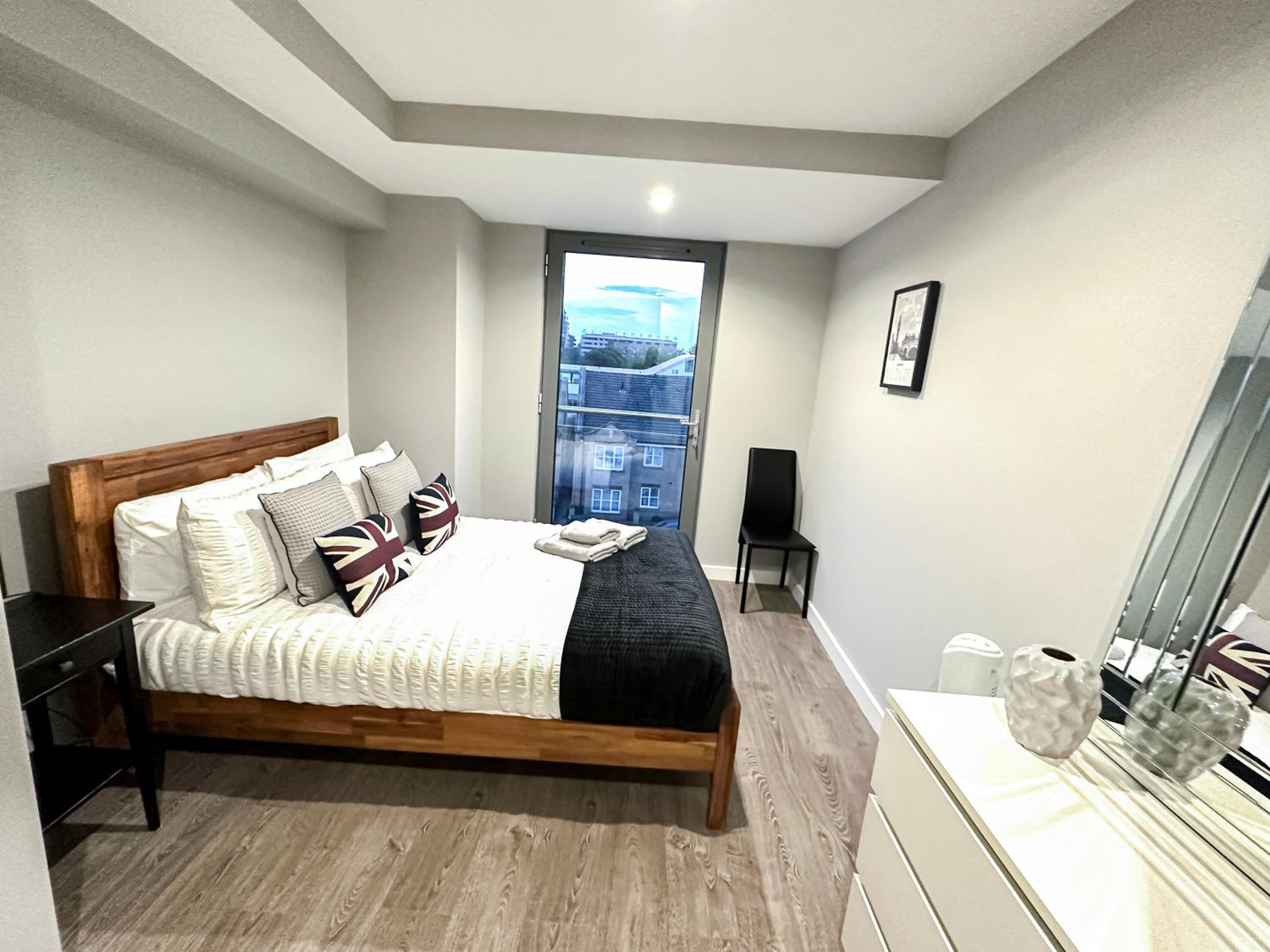 Contemporary Apartments with Private Balconies in Hoxton near Shoreditch, Old Street, Islington by NourNest Apartments