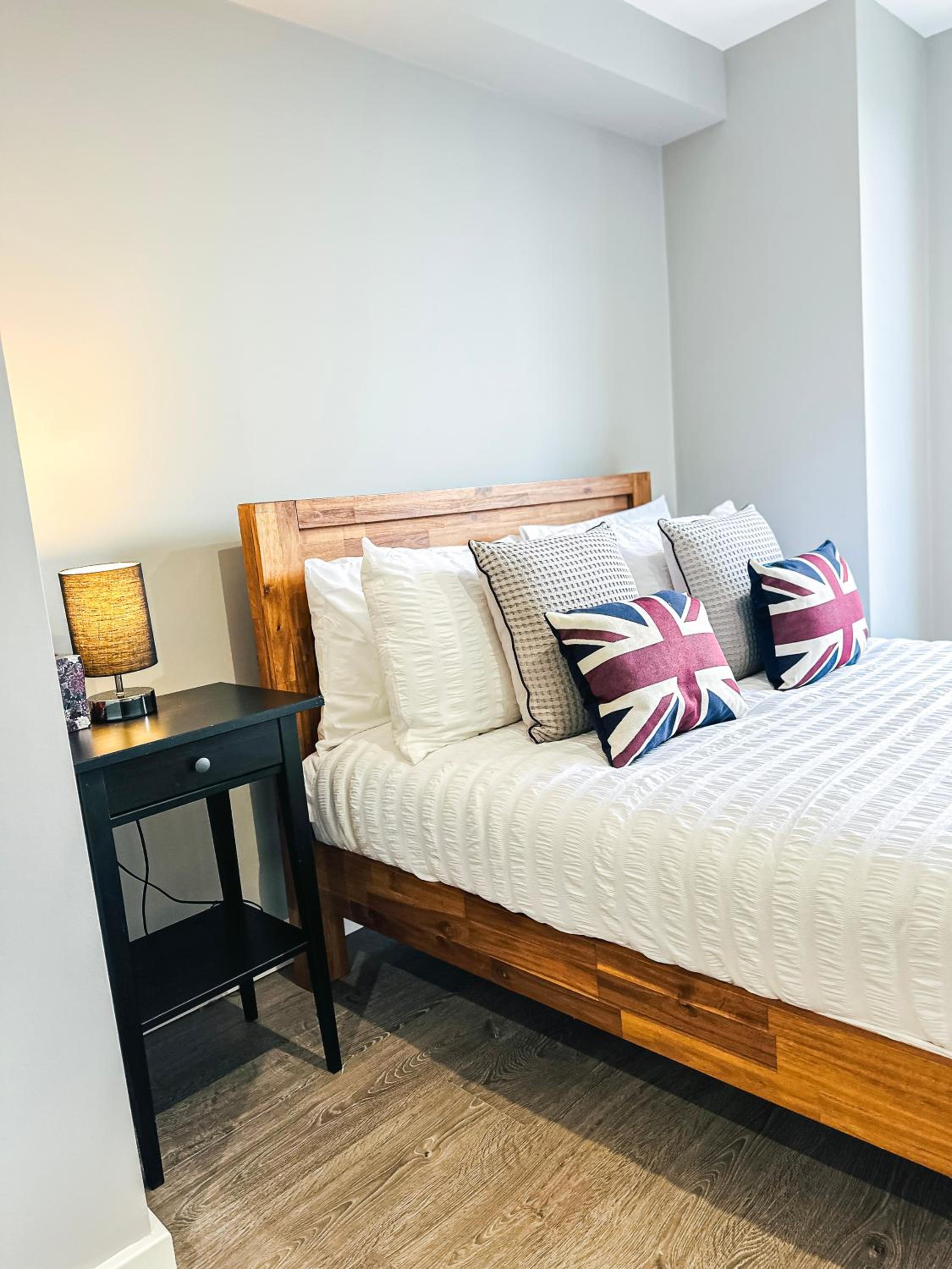 Contemporary Apartments with Private Balconies in Hoxton near Shoreditch, Old Street, Islington by NourNest Apartments