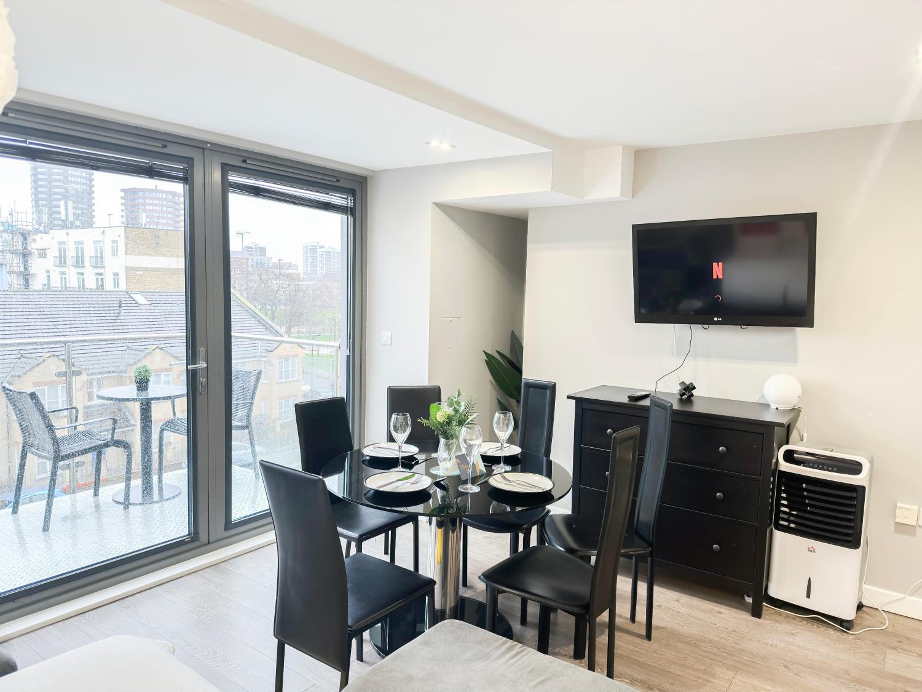 Contemporary Apartments with Private Balconies in Hoxton near Shoreditch, Old Street, Islington by NourNest Apartments