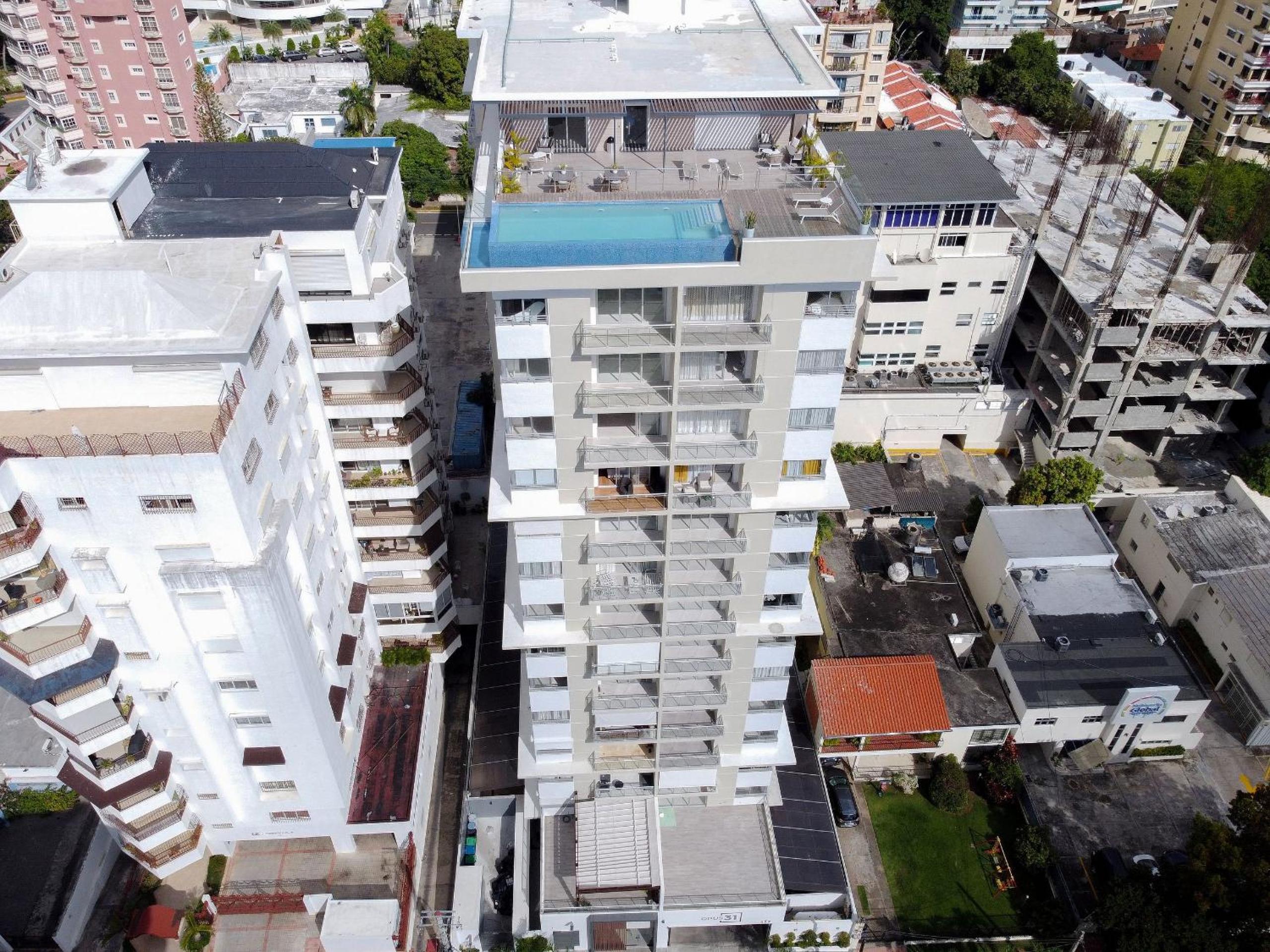 Luxe Studio Apt Infinity POOL PanoViews 100MbWiFi view 5