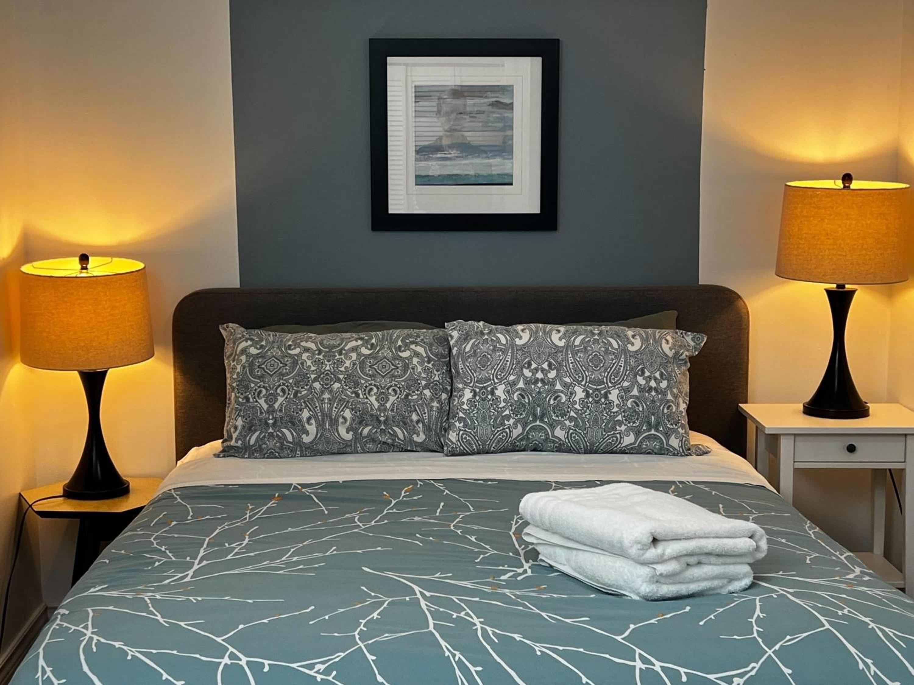 Inglis Heritage Cozy 2-Bedroom near Waterfront & Dining, Unit D