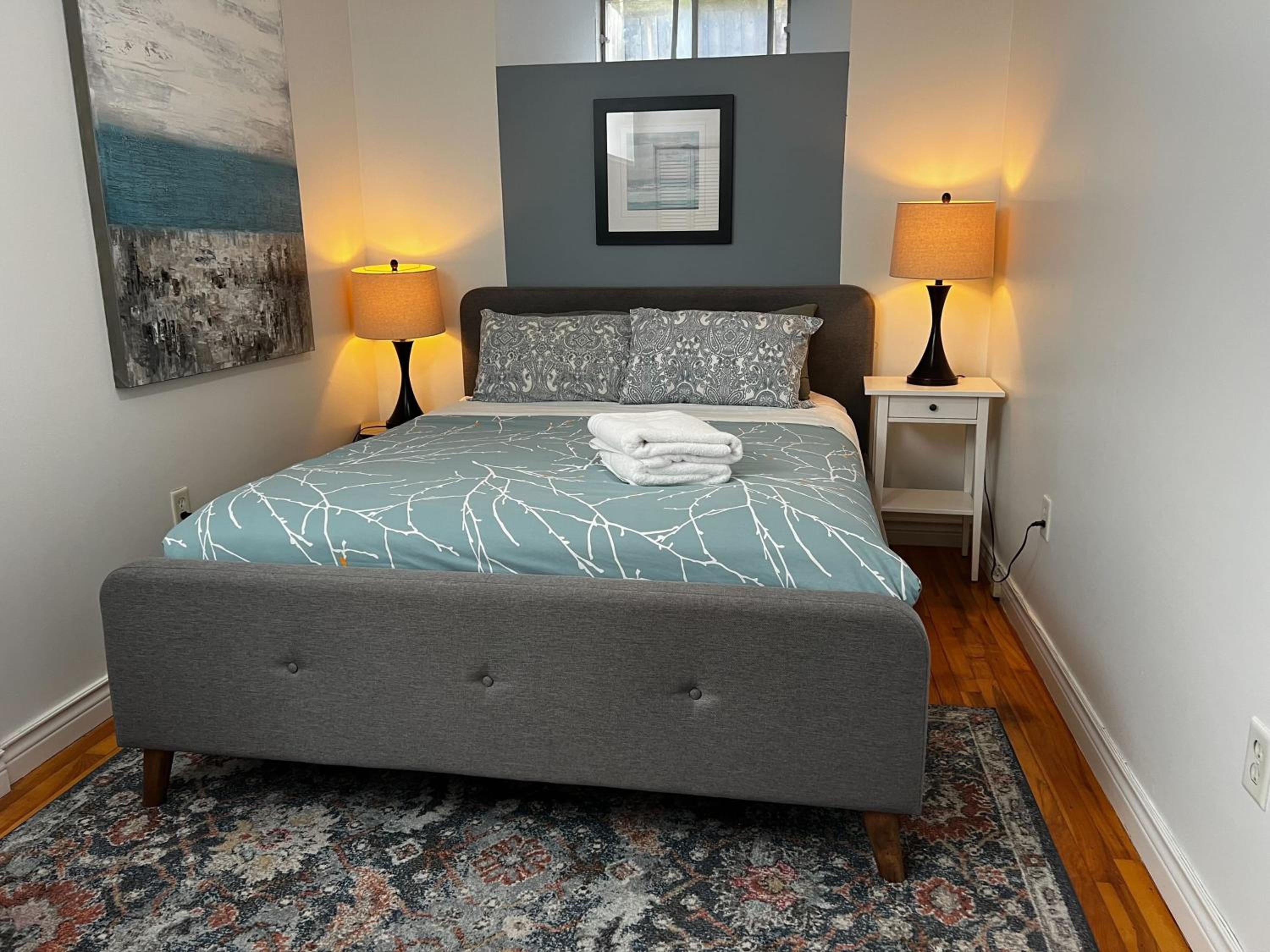 Inglis Heritage Cozy 2-Bedroom near Waterfront & Dining, Unit D