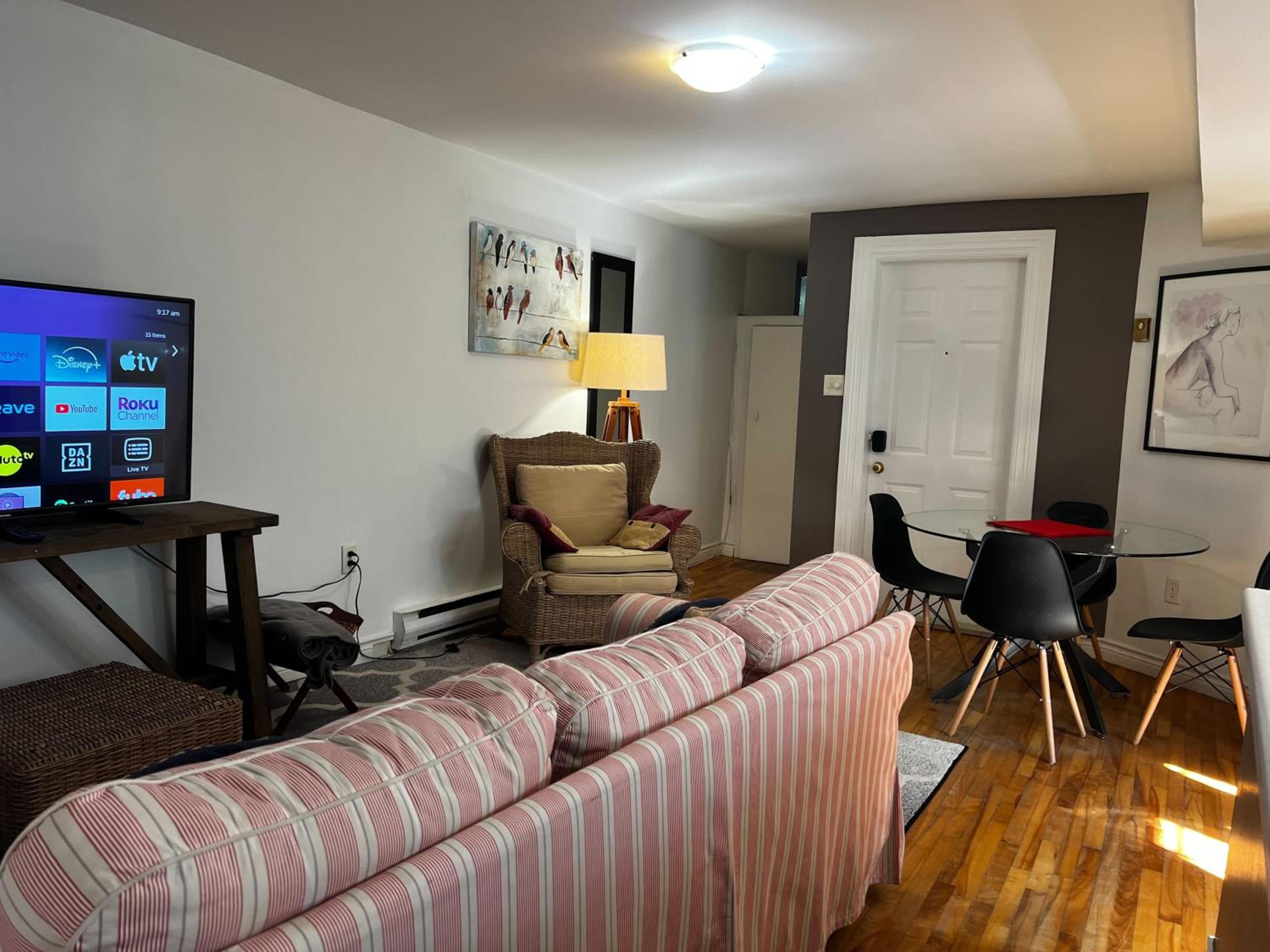 Inglis Heritage Cozy 2-Bedroom near Waterfront & Dining, Unit D