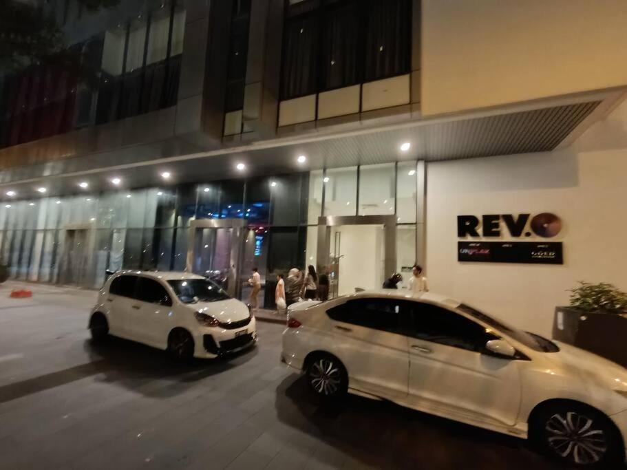 Revo - Pavilion Bkt Jalil at VVIP
