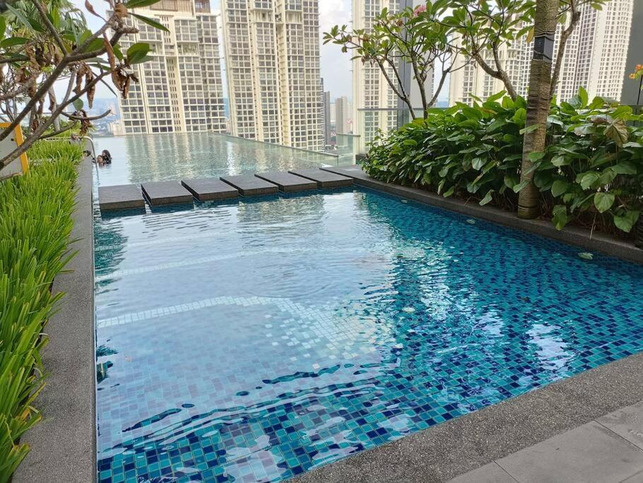 Revo - Pavilion Bkt Jalil at VVIP
