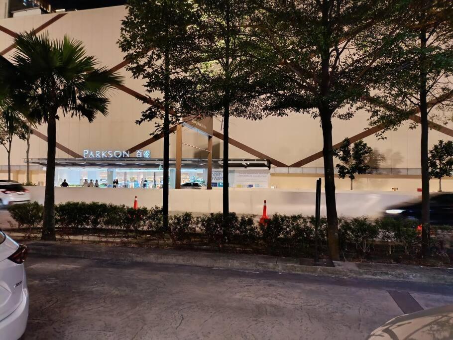 Revo - Pavilion Bkt Jalil at VVIP